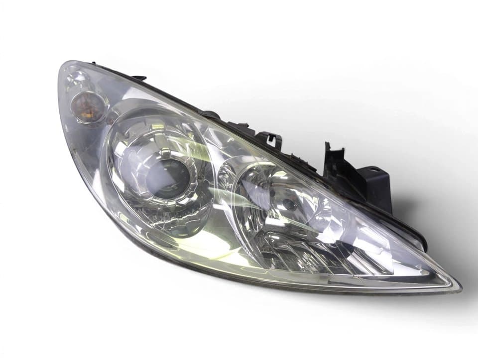 Faro Derecho Peugeot 307 Berlina (S2) X-Line 2026 220450 usado