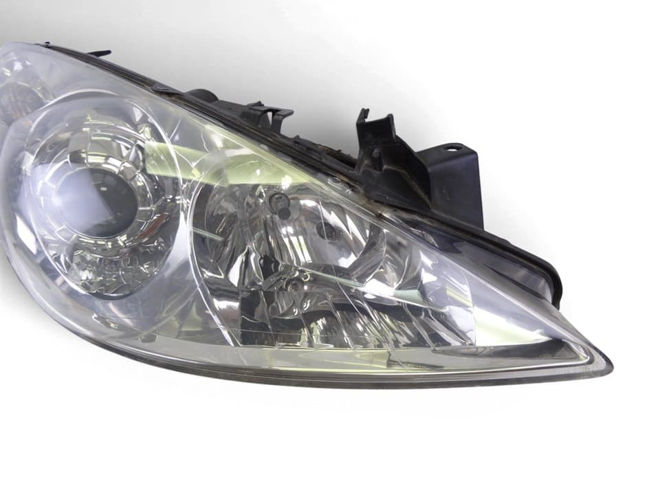 Faro Derecho Peugeot 307 Berlina (S2) X-Line 2026 220450 usado 2