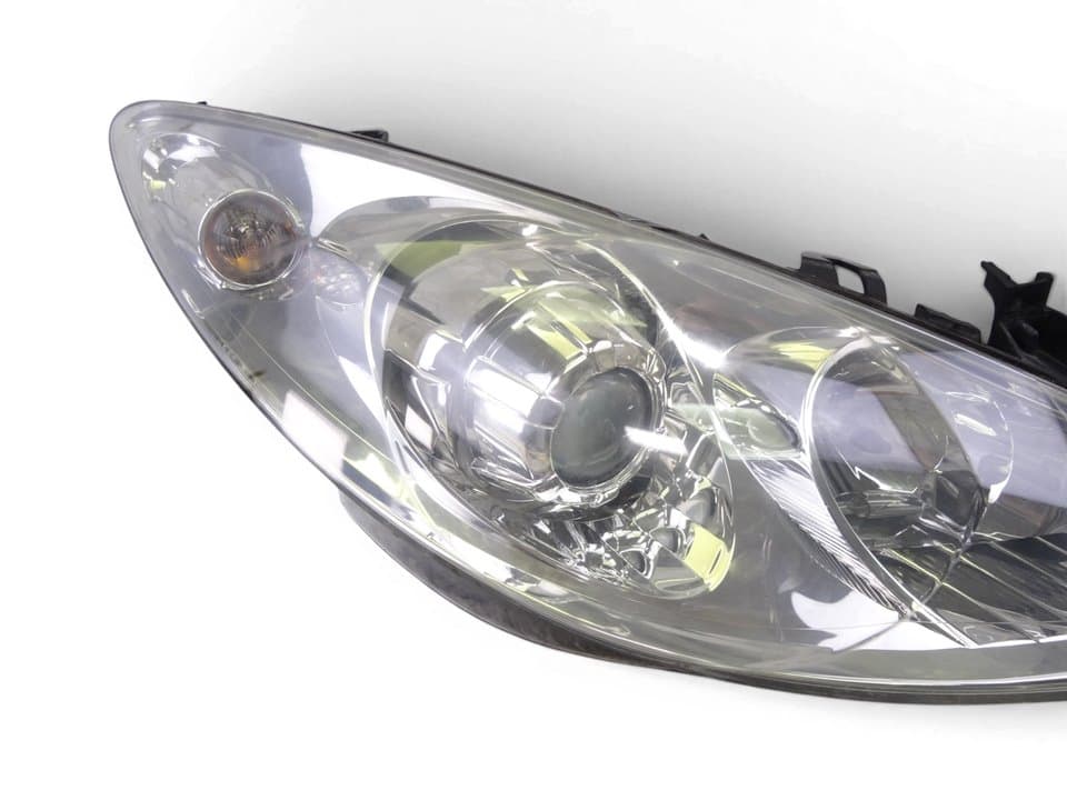 Faro Derecho Peugeot 307 Berlina (S2) X-Line 2026 220450 usado 3