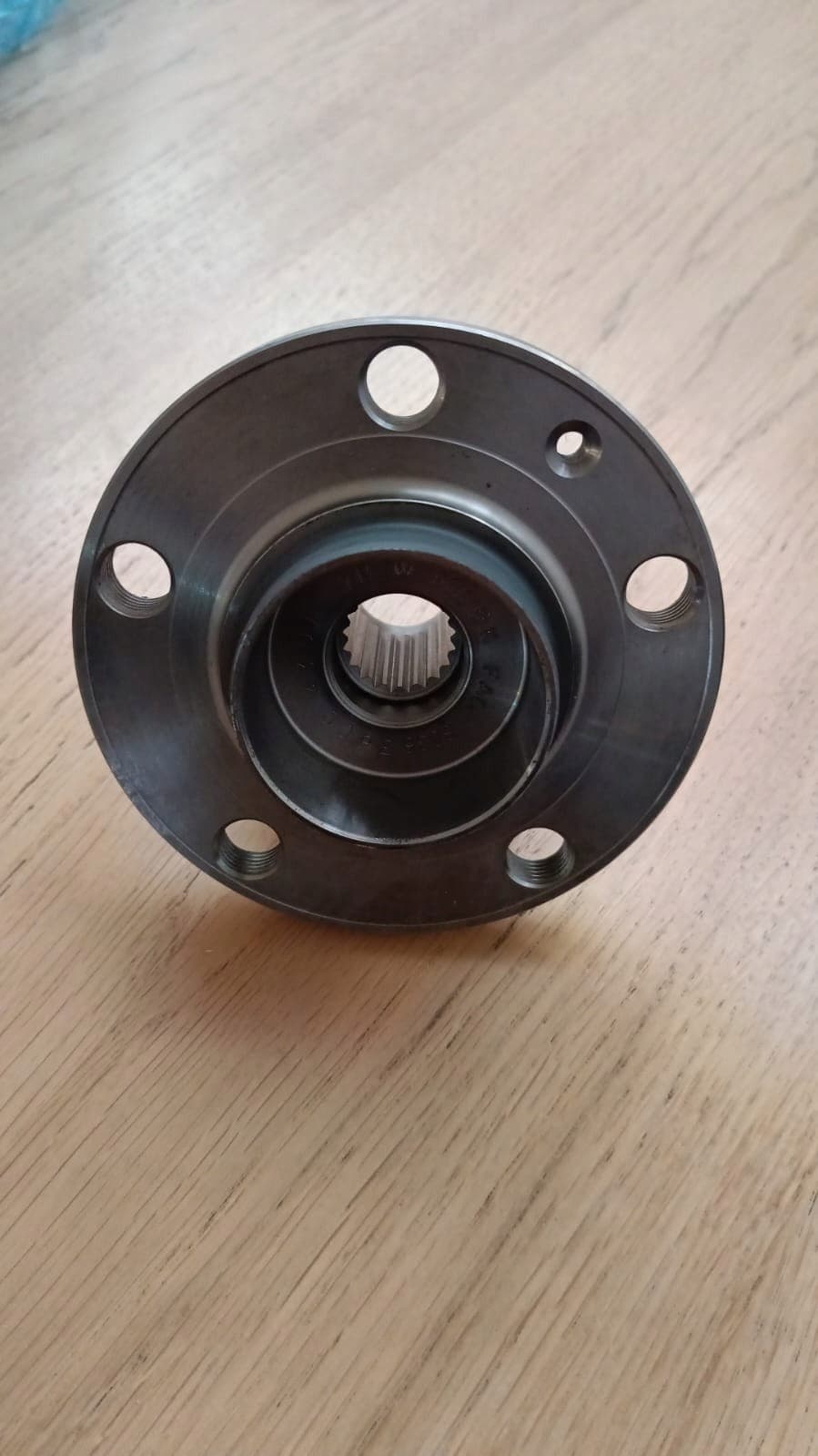 6Q0407621BK Cubo de Rueda con Rodamiento OE nuevo 2