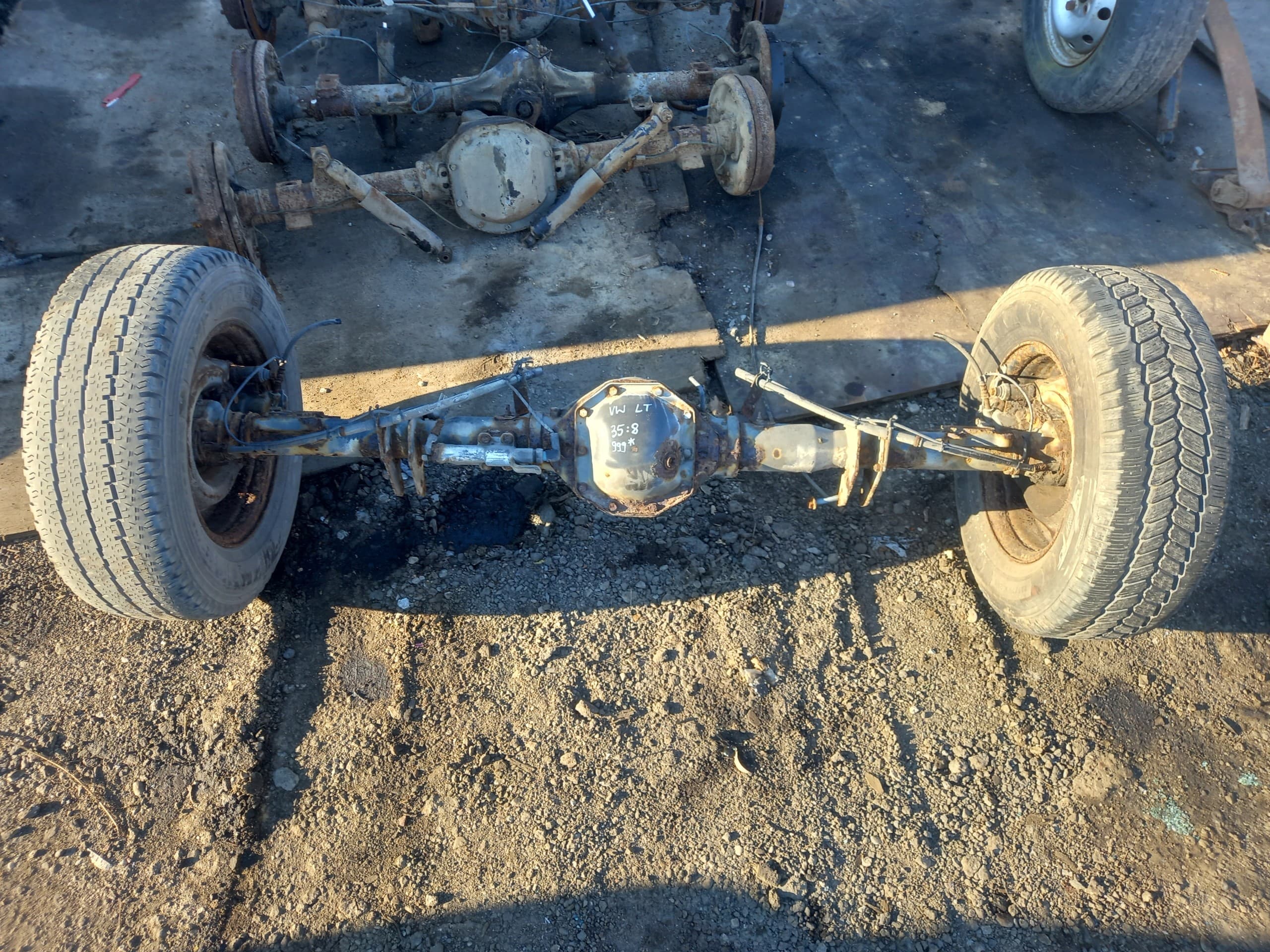 Puente de suspensión trasera diferencial VW LT35 35 8 usado 2
