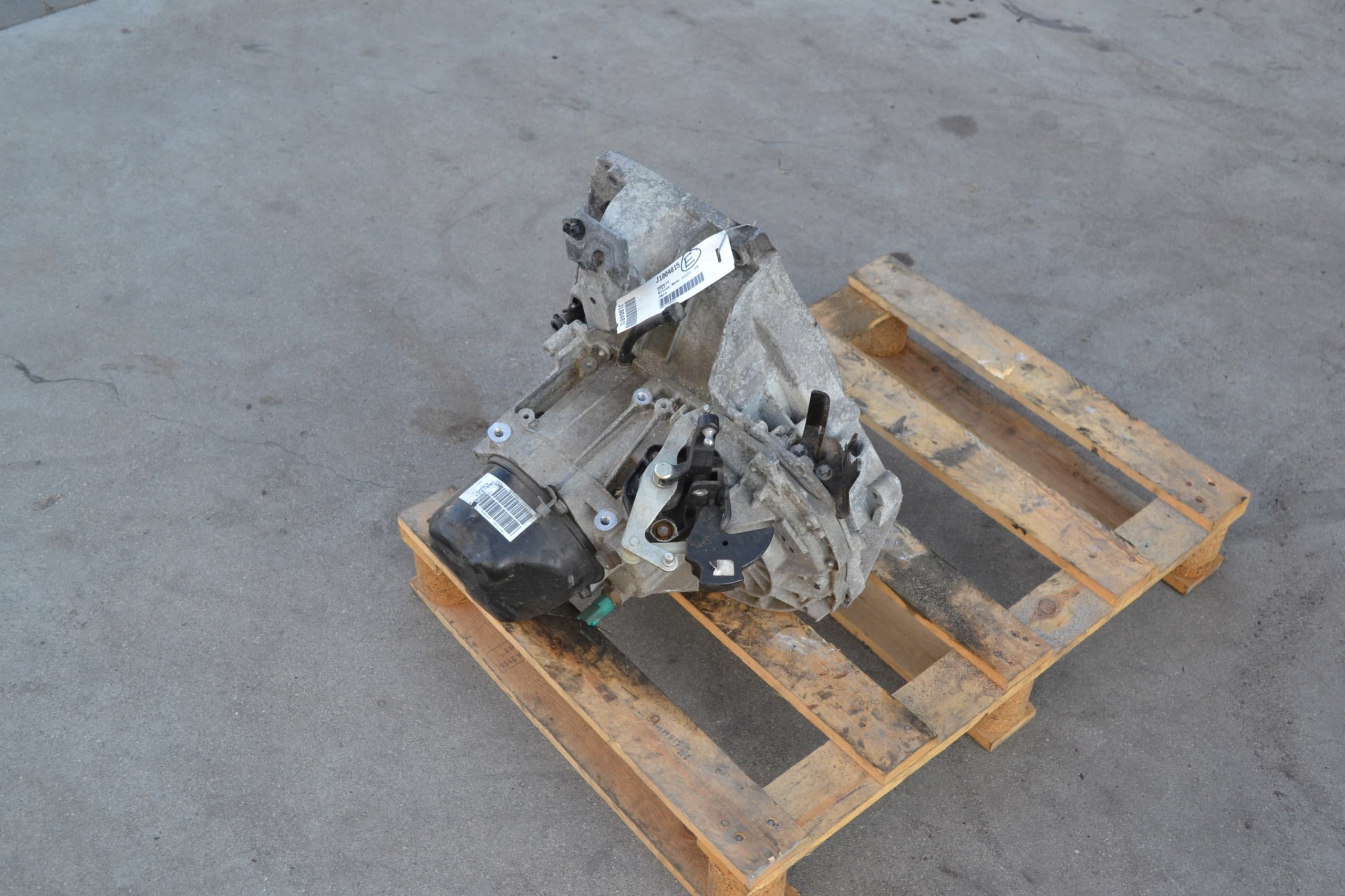 Caja de Cambios Manual JH3-323 Nissan Note E12 2014 1.2 usado 2