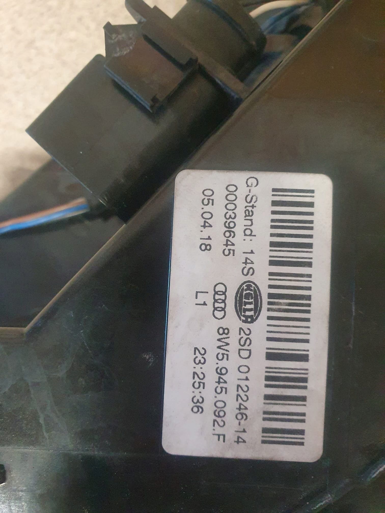 Audi A4 B9 Piloto Trasero Derecho Rhd 8W5945092F nuevo 2