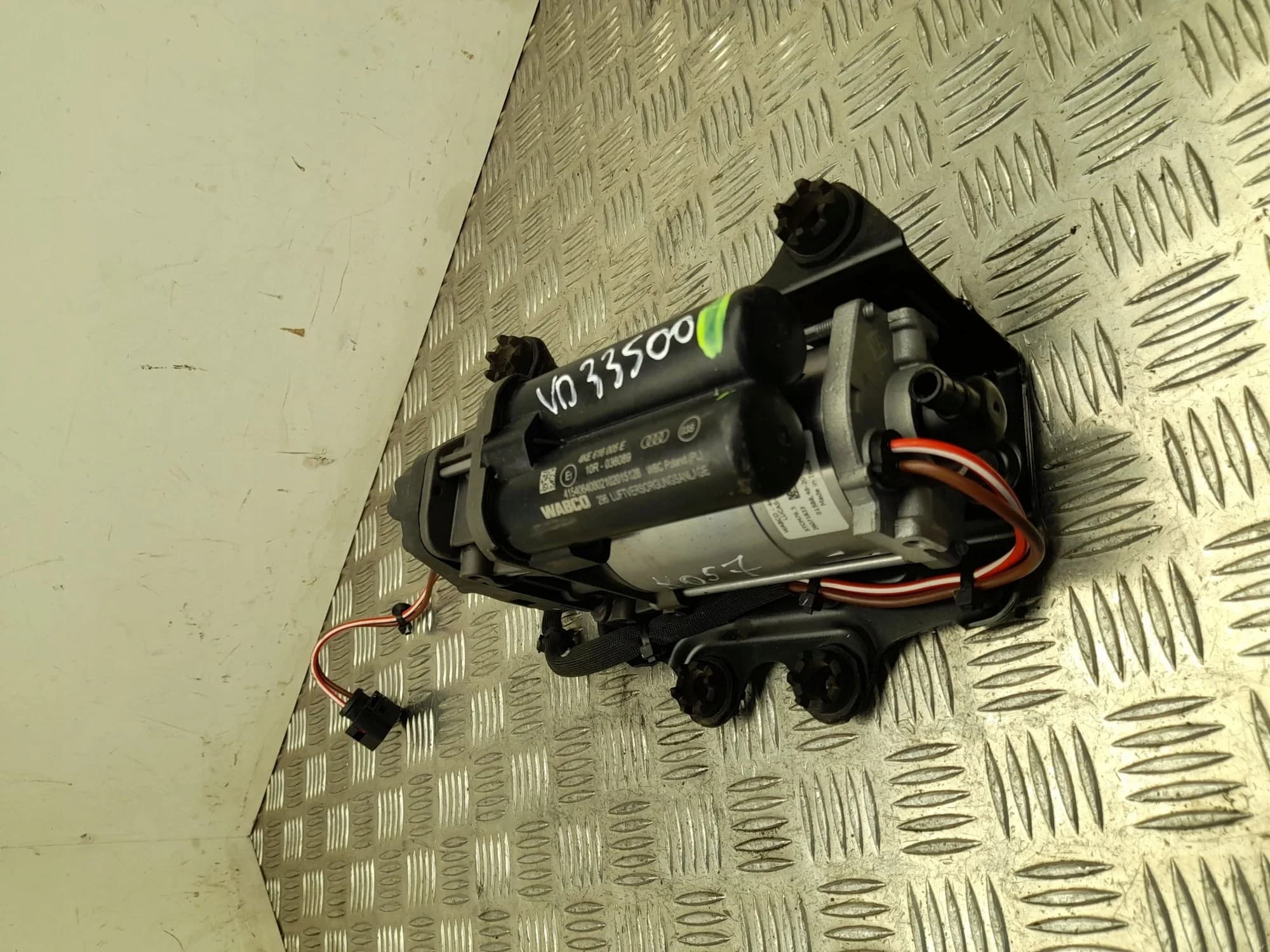 Compresor de suspensión Audi 4KE616005E 2021 usado 2