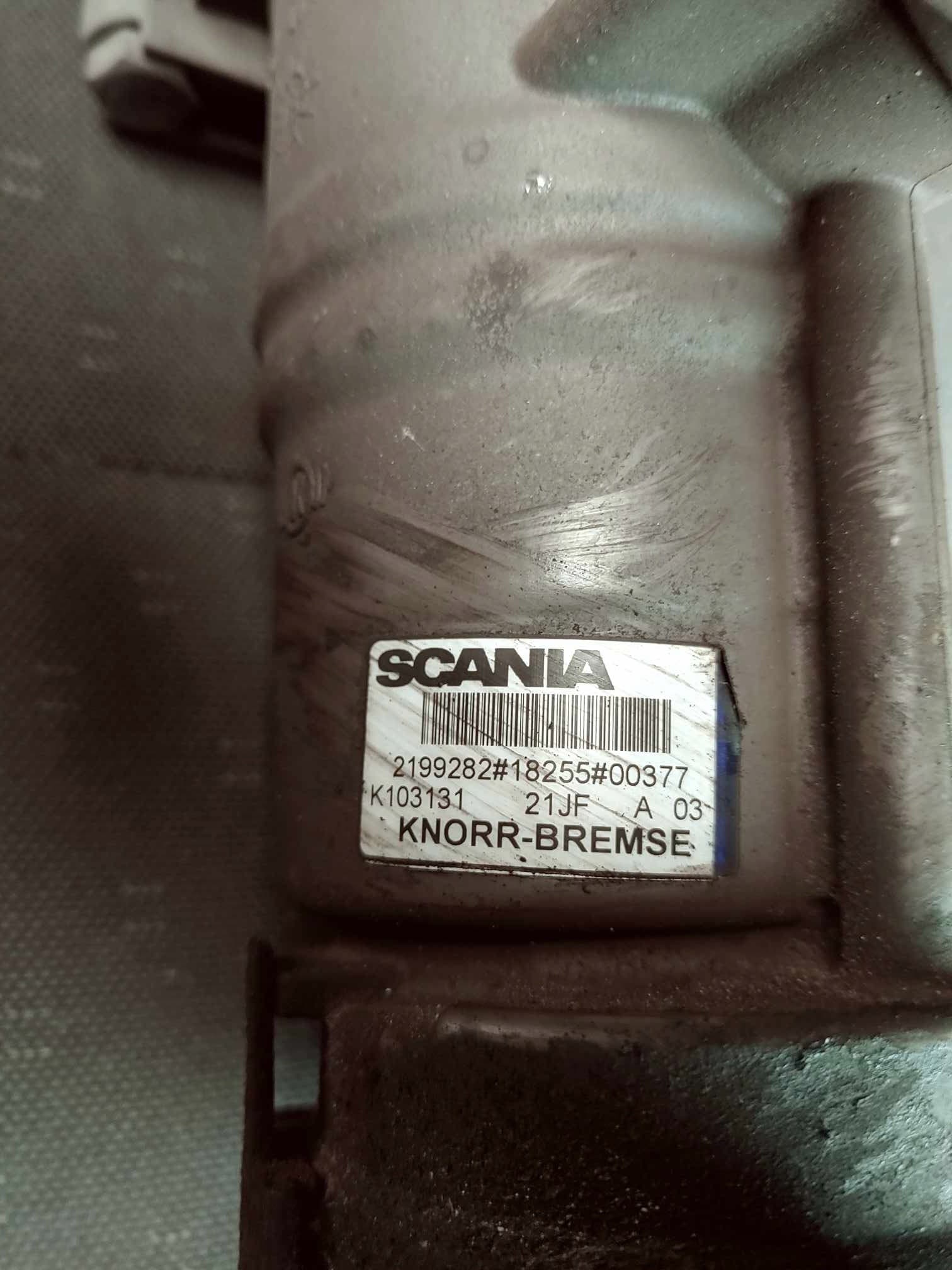 Válvula Principal de Freno Scania 2199282 usado 6