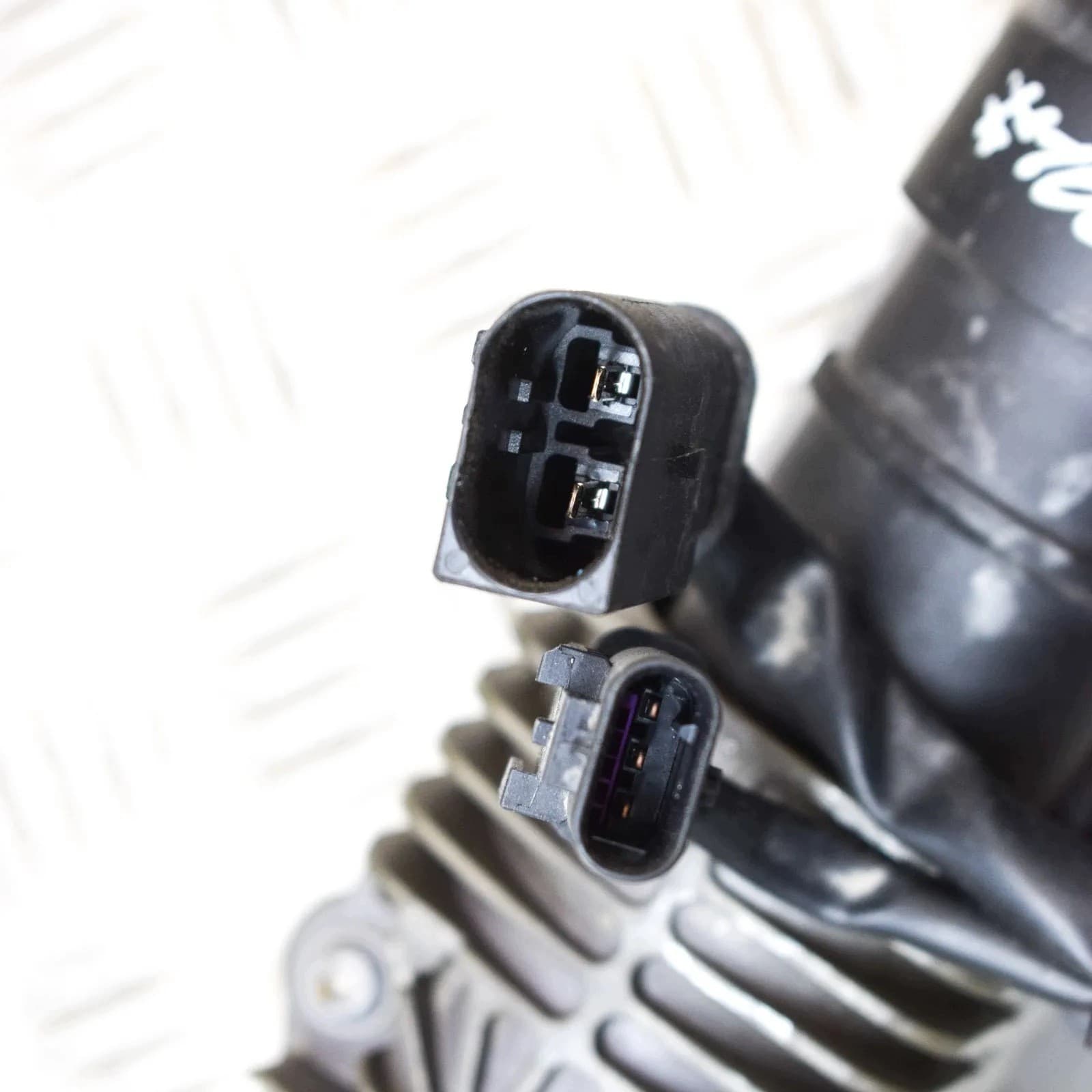 Compresor de suspensión para Maserati Levante Suv (M161) 3.0L usado 4