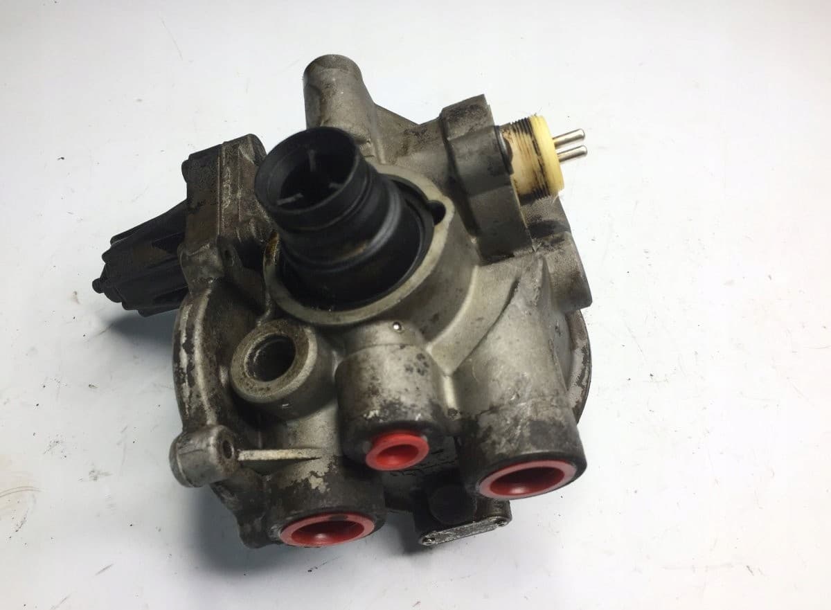 1505967 Volvo Secador de aire usado