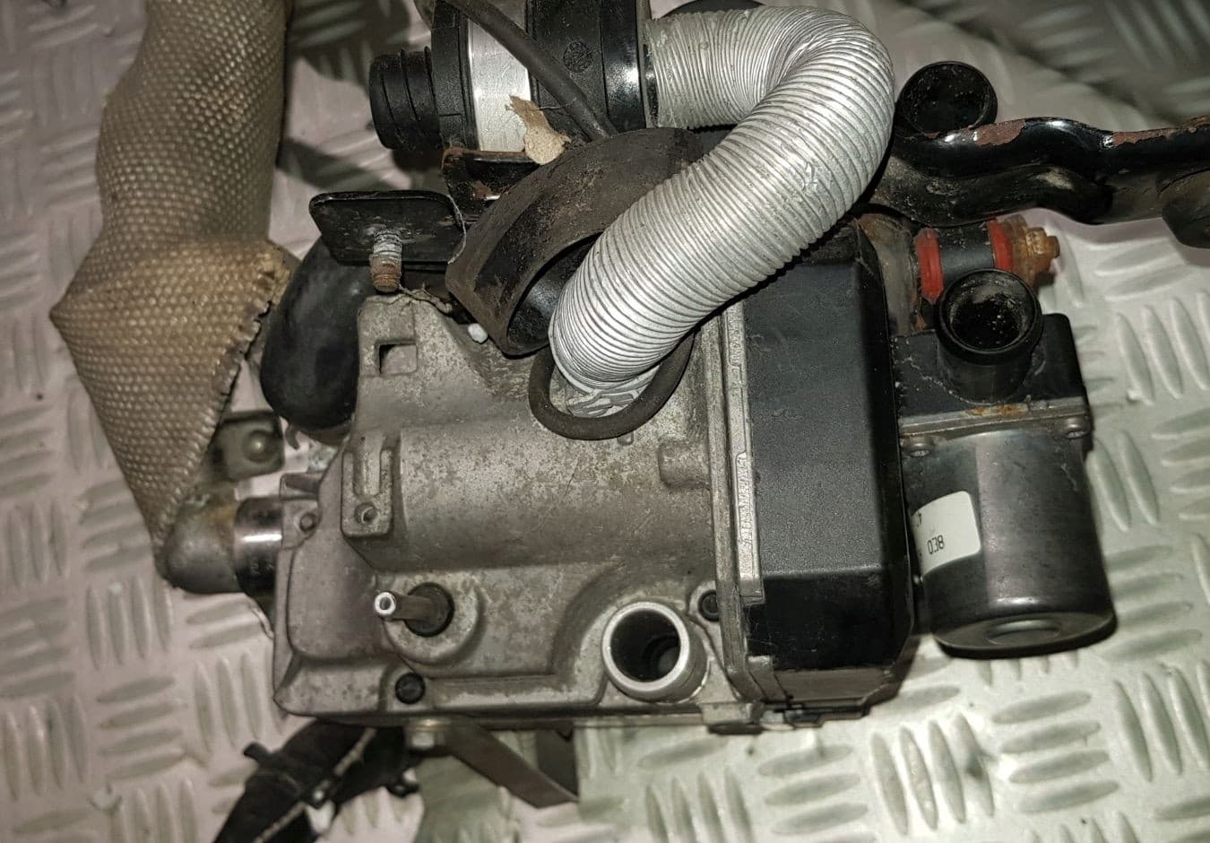 Calefacción Webasto Thermo Top C 40W para Audi A8 D3 2007 usado 11