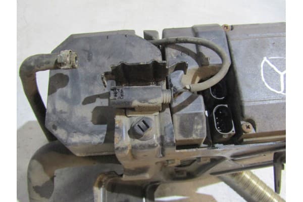 Bomba Webasto Mercedes W168 1685000298 Diésel usado 5