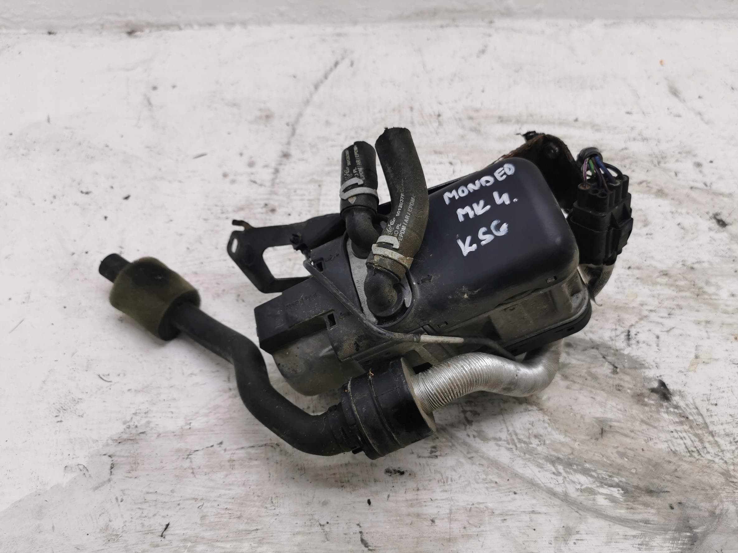Calefactor Webasto Ford Mondeo MK4 6G9N-18K463-BV usado