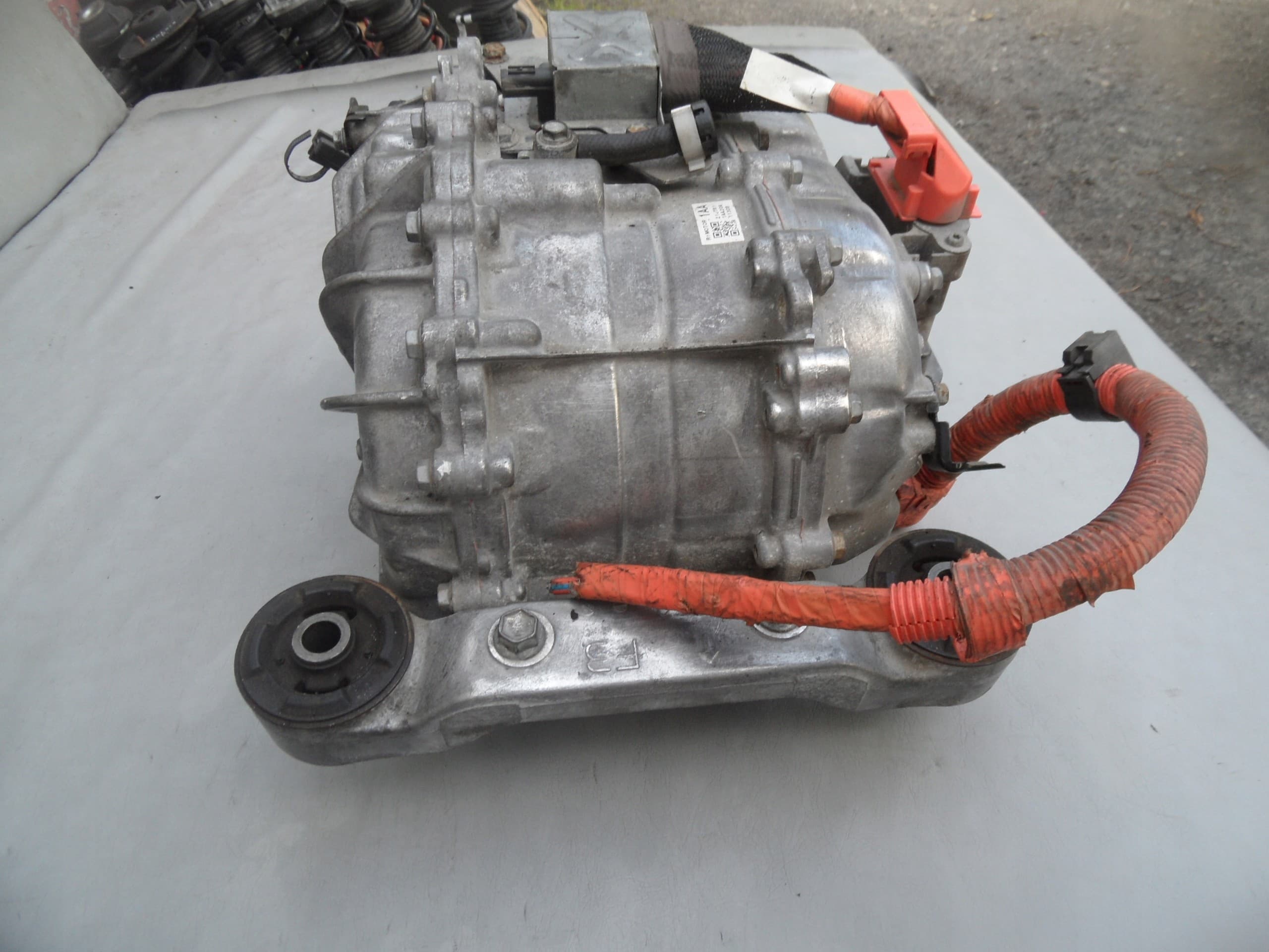 Puente Trasero Diferencial Eléctrico Toyota RAV4 V 2.5 Hybrid usado 5