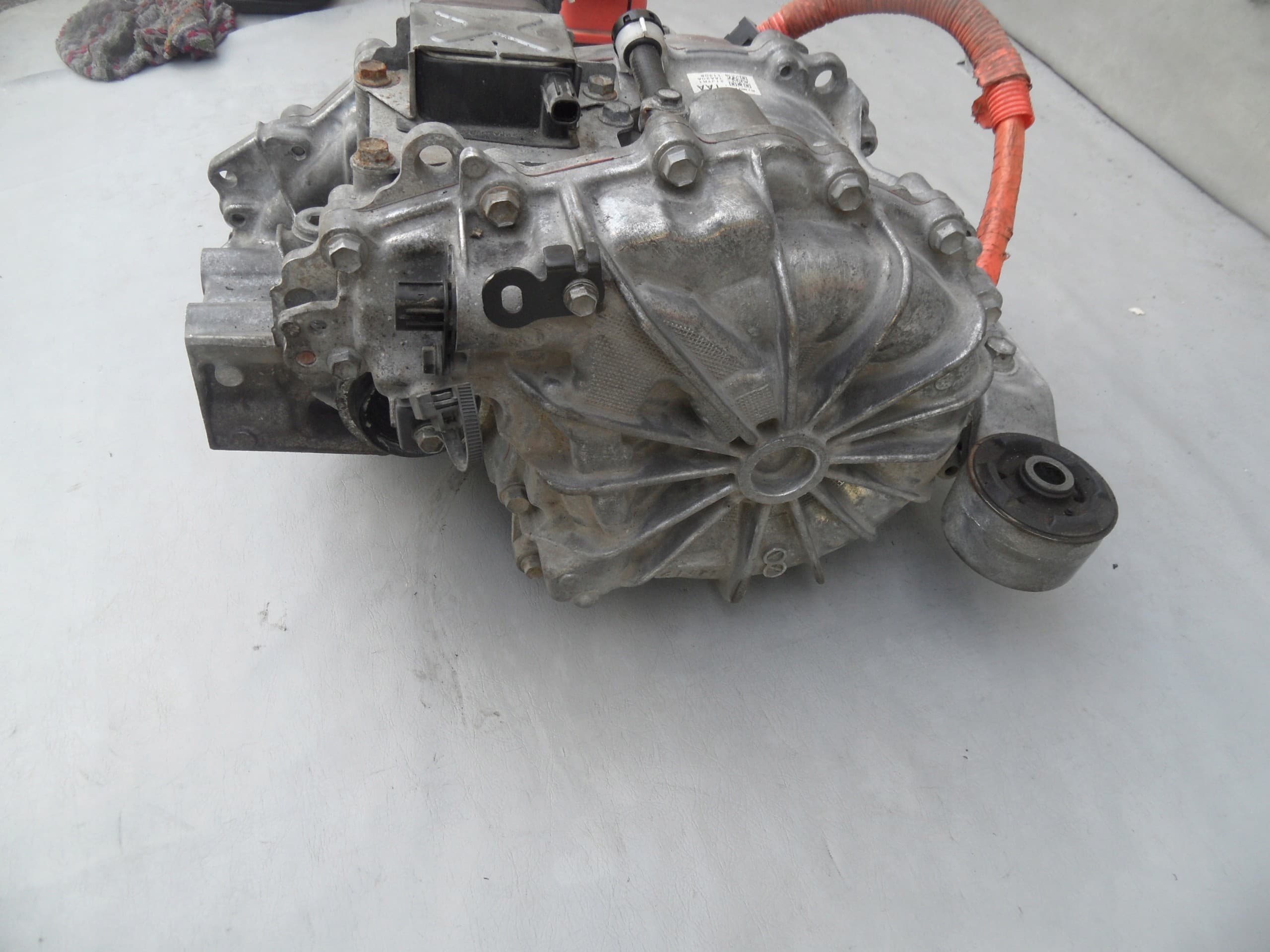 Puente Trasero Diferencial Eléctrico Toyota RAV4 V 2.5 Hybrid usado 6
