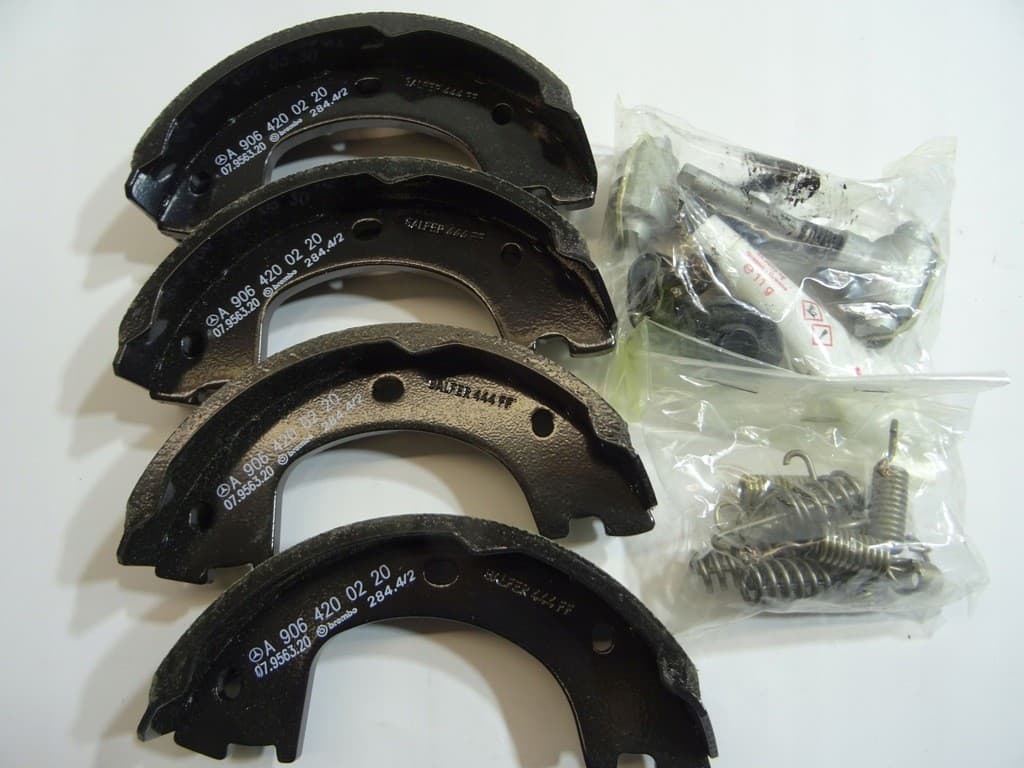 Juego de Zapatas de Freno Traseras Originales Mercedes 907 nuevo