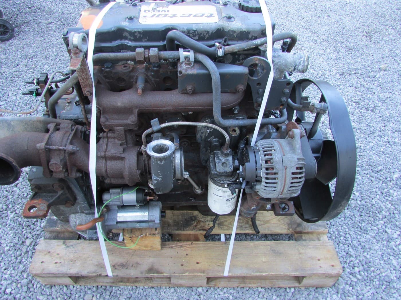 Motor Iveco Eurocargo 3.9 Tector 2008 F4AE3481D Euro5 usado 5