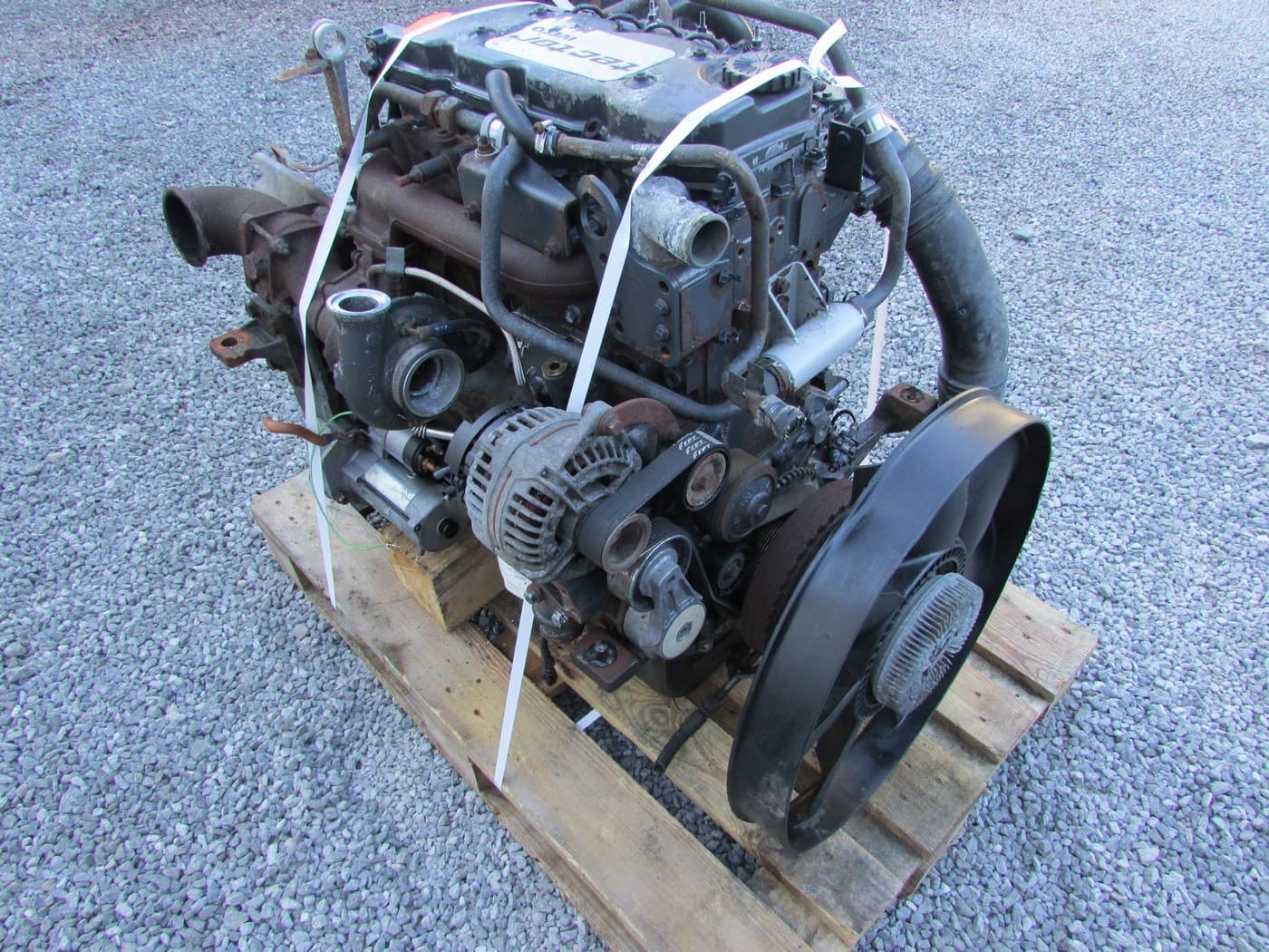 Motor Iveco Eurocargo 3.9 Tector 2008 F4AE3481D Euro5 usado 7