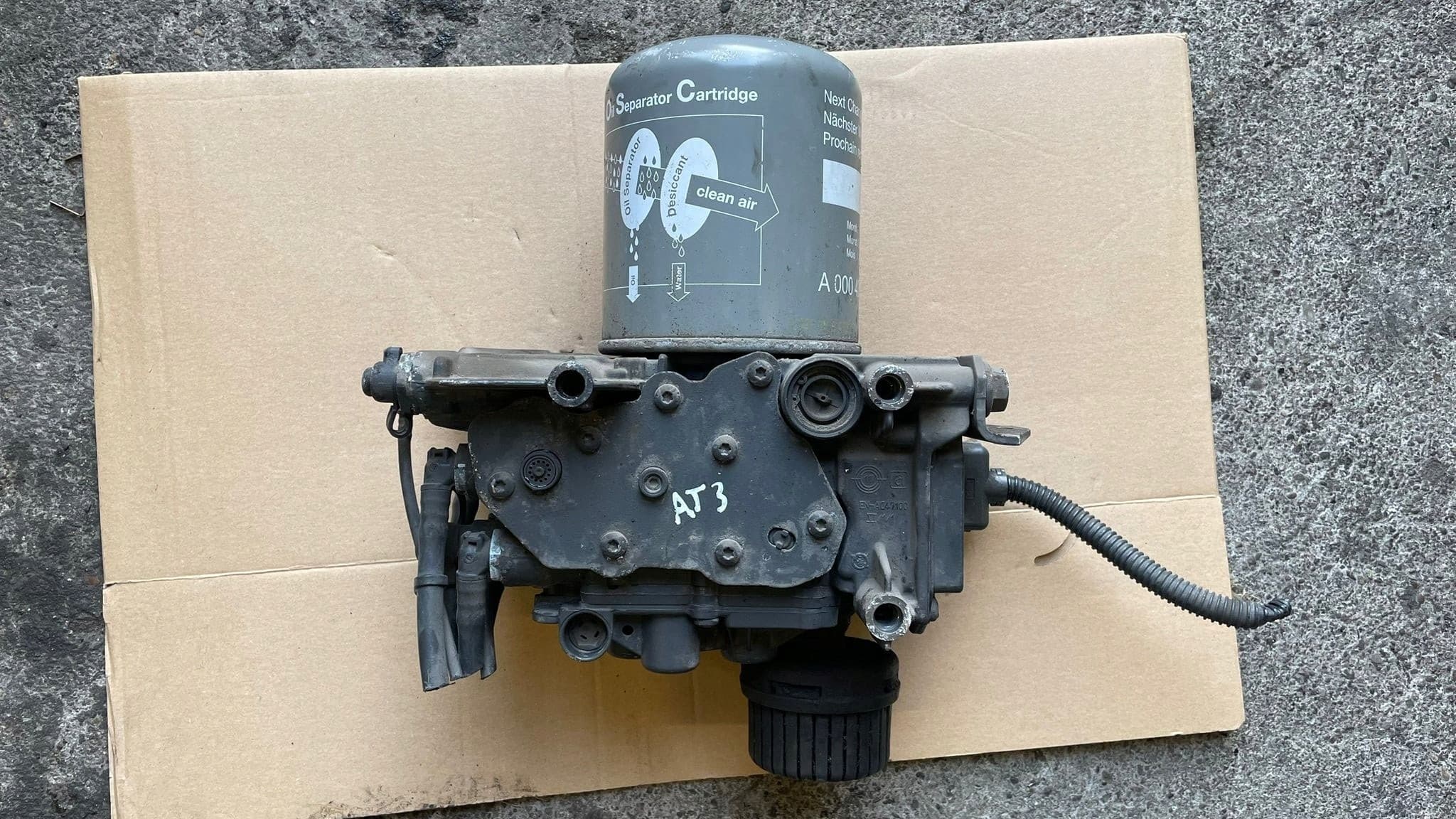 Válvula del Secador Mercedes Atego Iii 3 Euro 6 usado 2