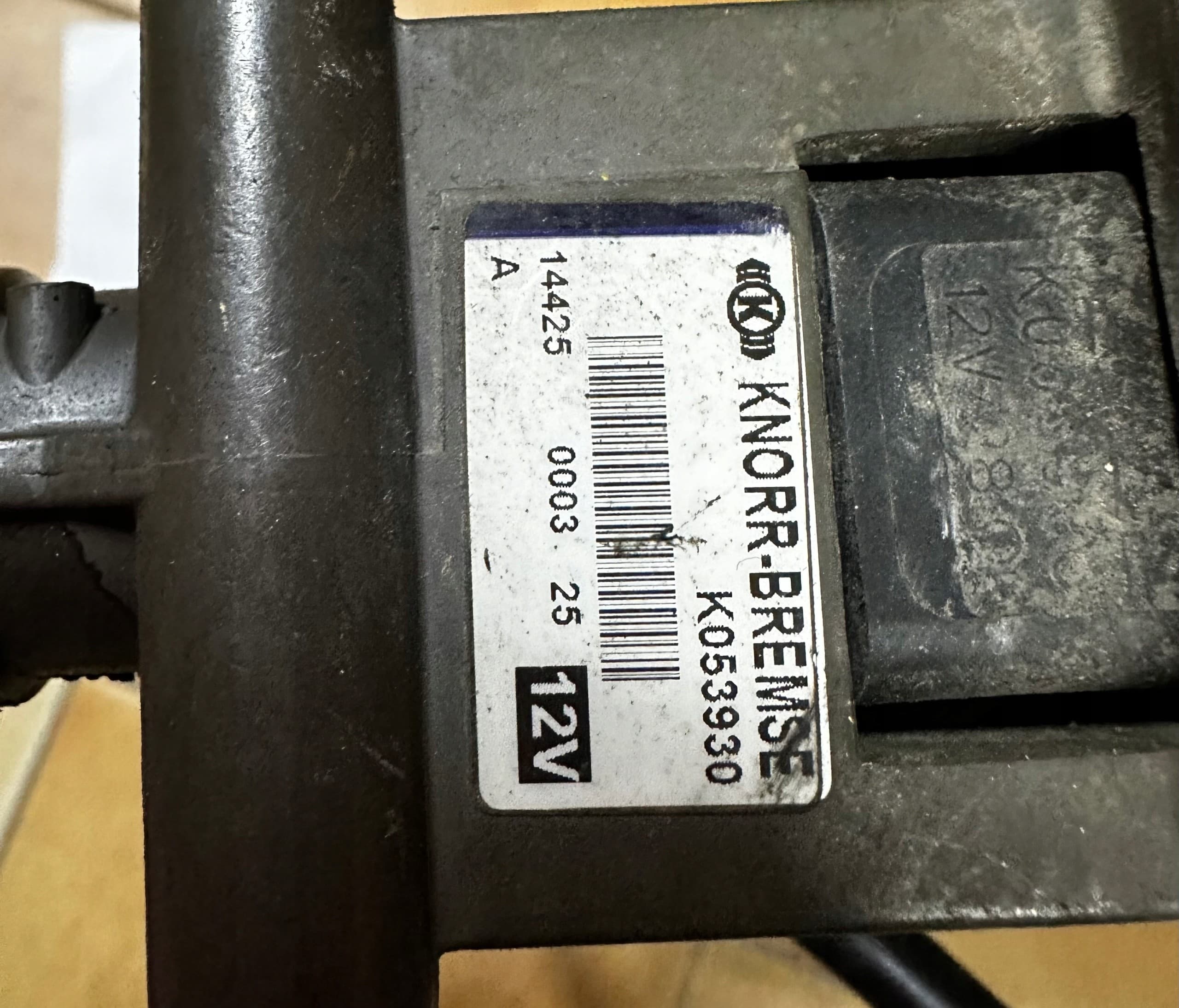 Válvula Magnética Knorr-Bremse K053930 nuevo 5