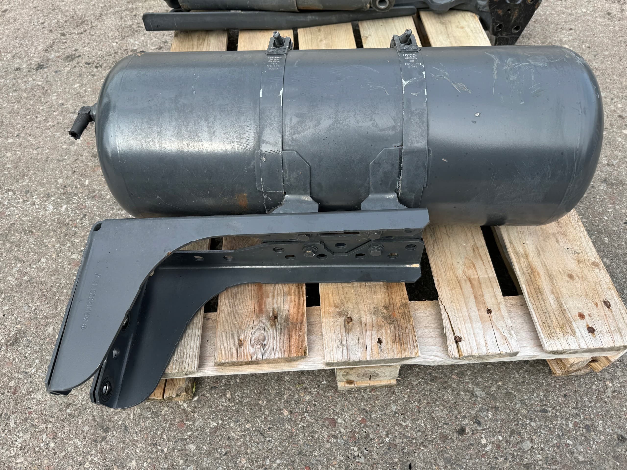 Cilindro de aire para tanque Mercedes Actros MP 4 usado 2
