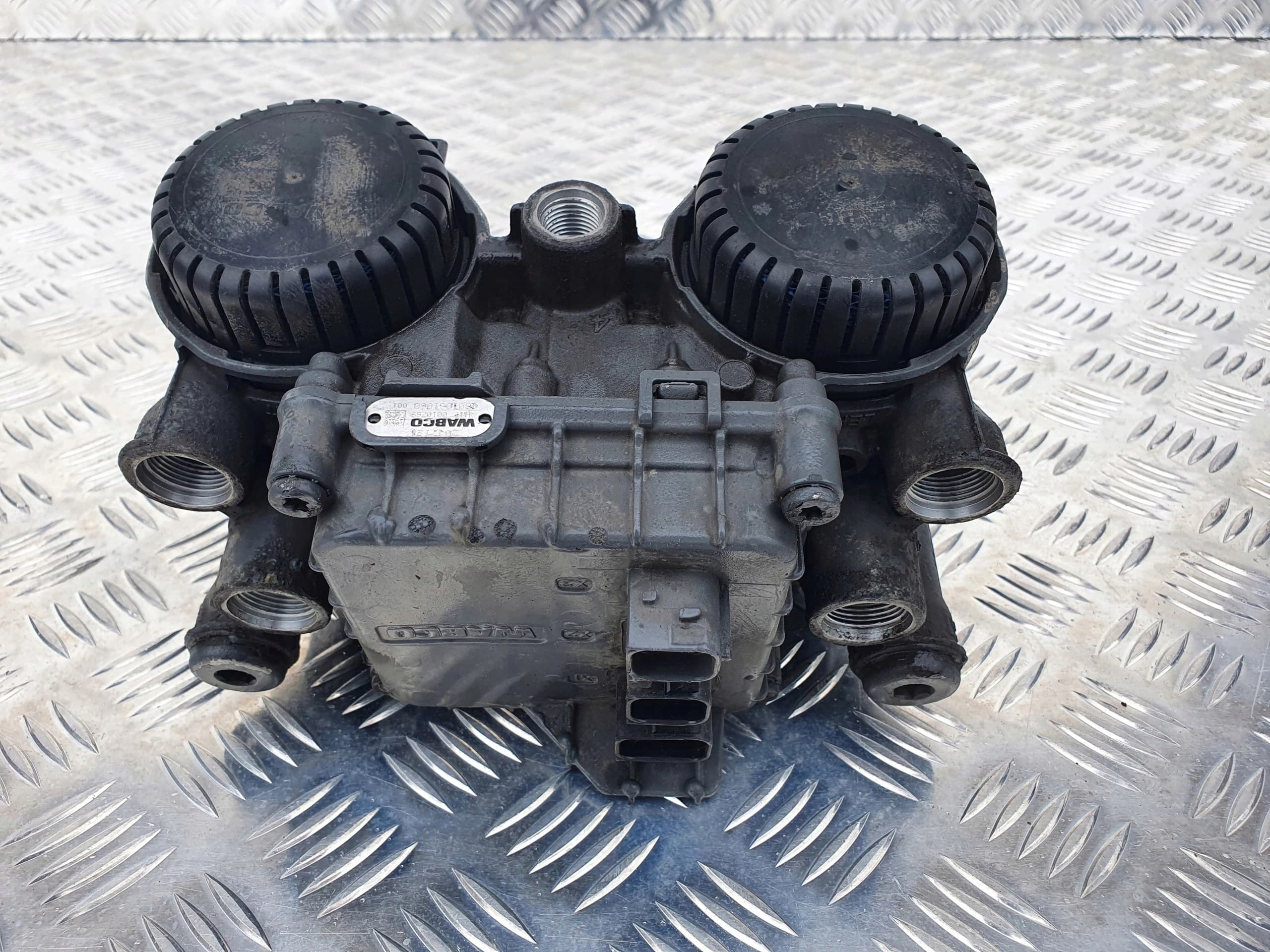 Válvula moduladora Ebs Daf Ngd XF XG XG usado 4
