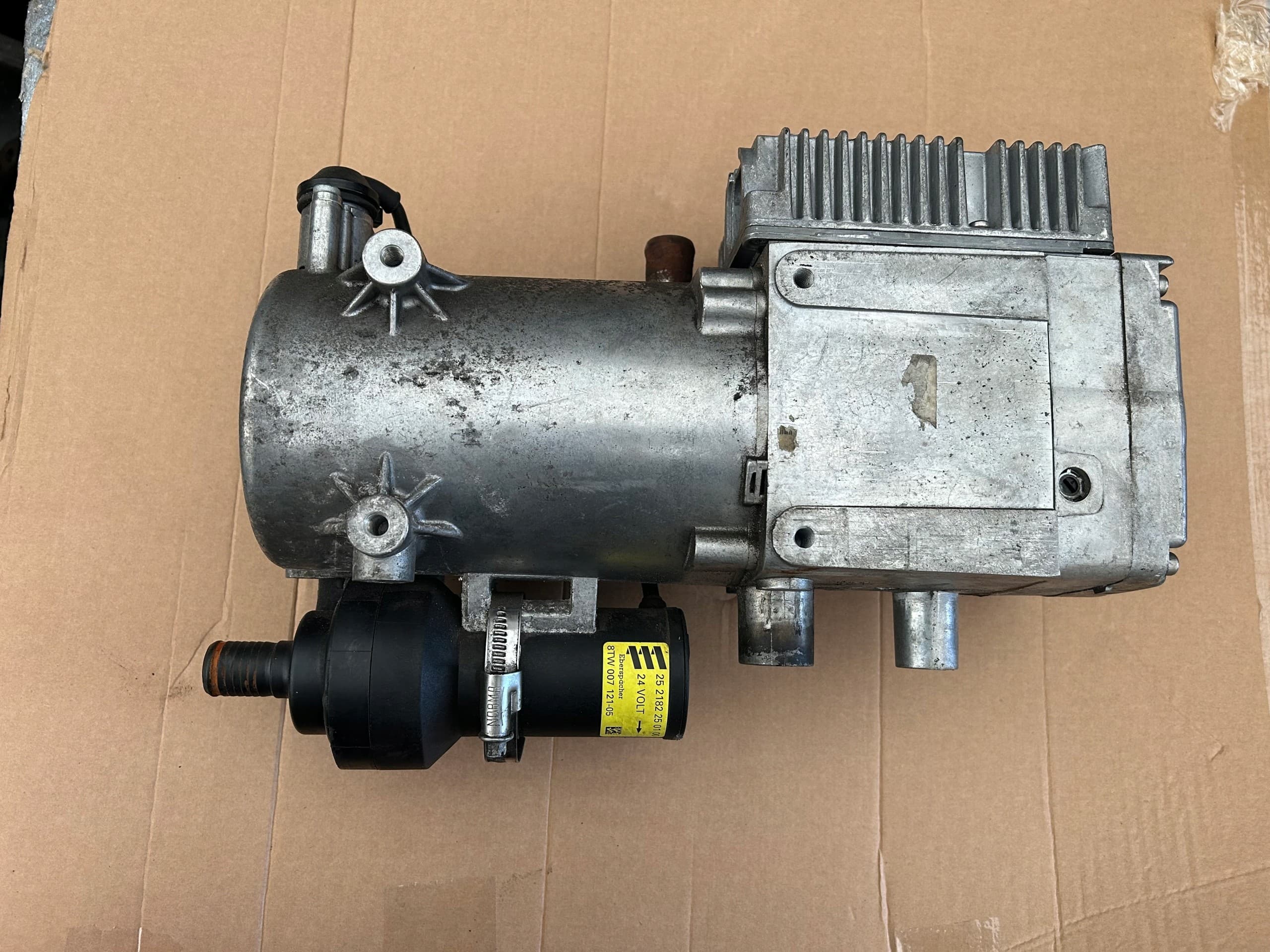 Calefactor Webasto Hydrotronic 10 2488908 usado 2