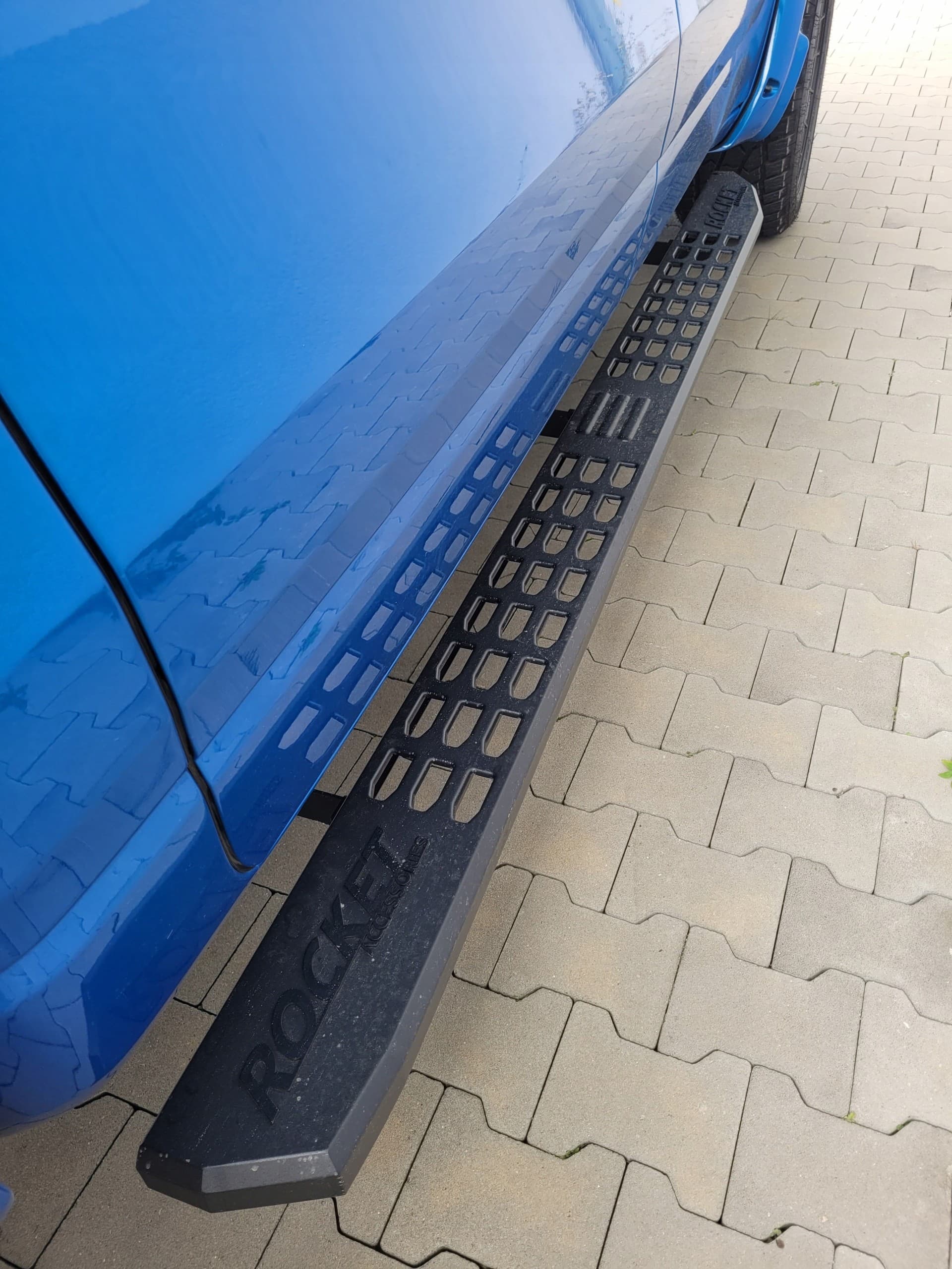 Estribos Planos Dodge Ram 1500 2019 - 2024 6 Pulgadas Rocket nuevo 2