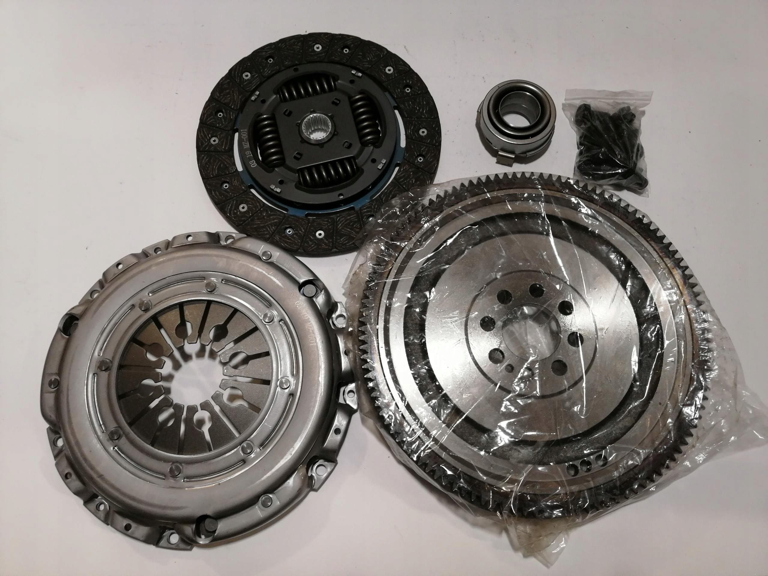 Kit de embrague con volante rígido Nty Nzs-Mz-001 nuevo 2