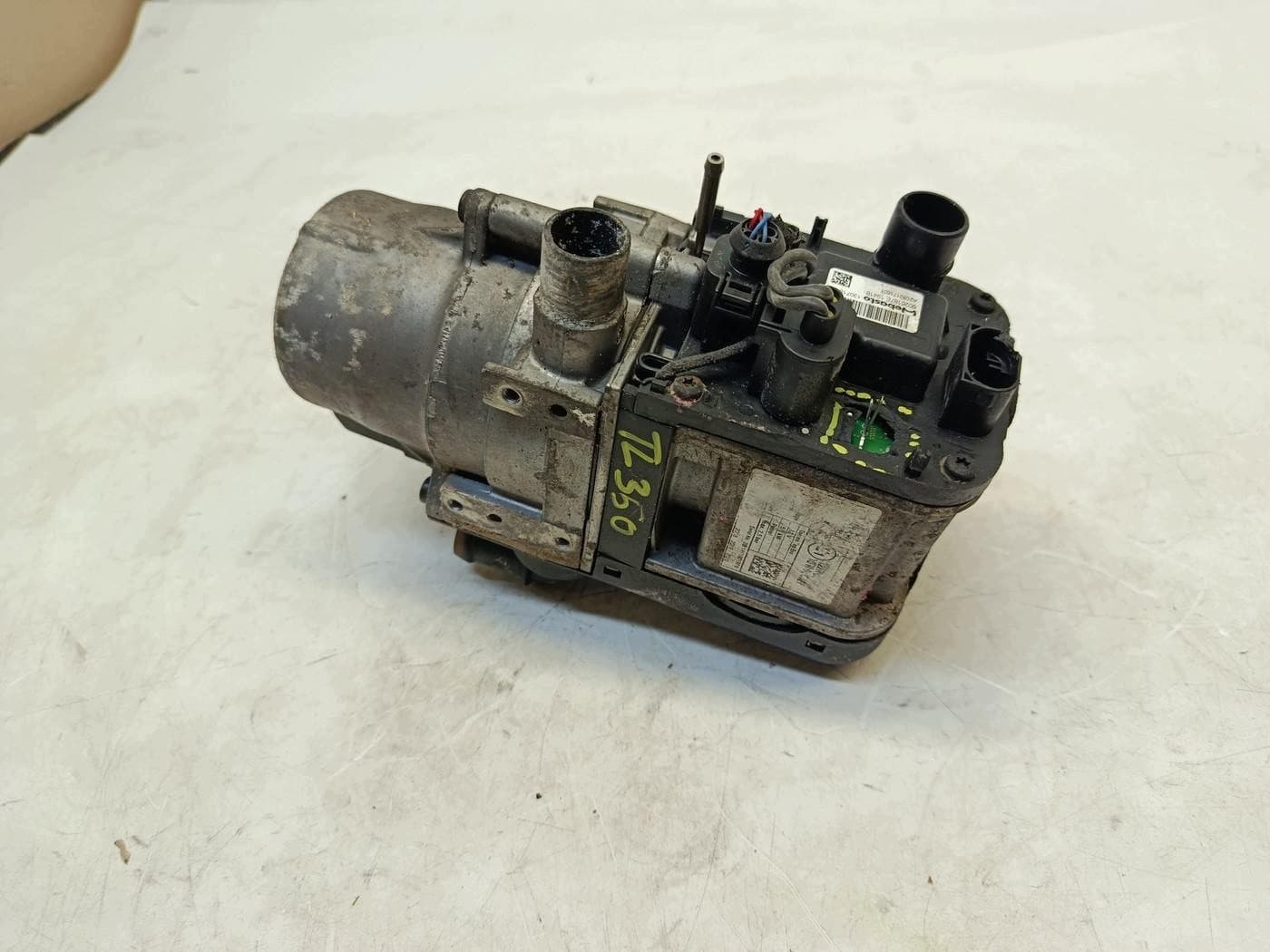 BMW F10 Lci Auxiliary Heater 9026187E usado 2