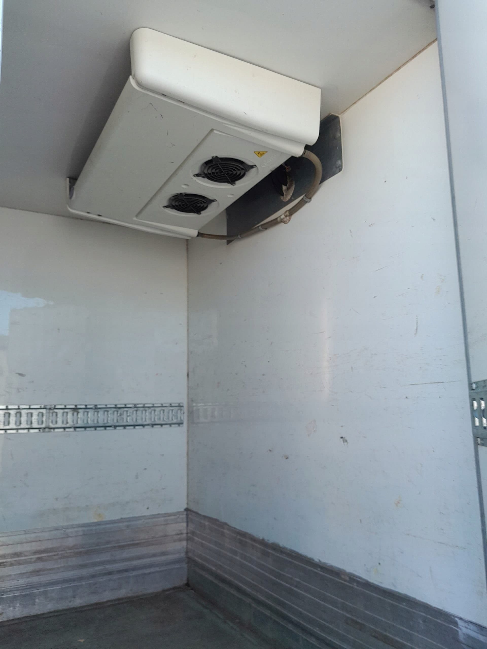 Unidad de Refrigeración Carrier Xarios 350 12V No. 643 usado 4