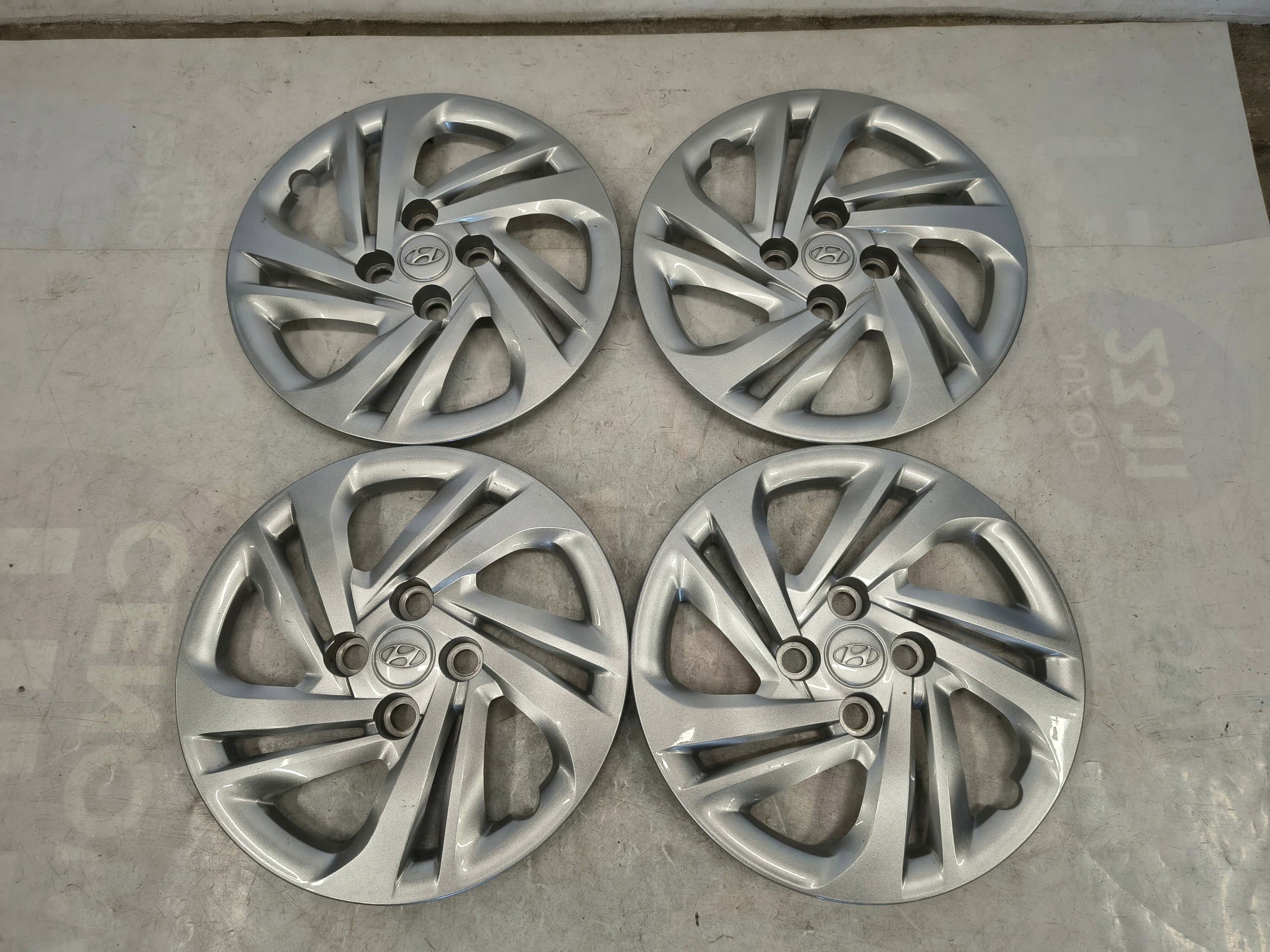 Juego de 4 Tapacubos 14'' Hyundai i10 2019- usado 2