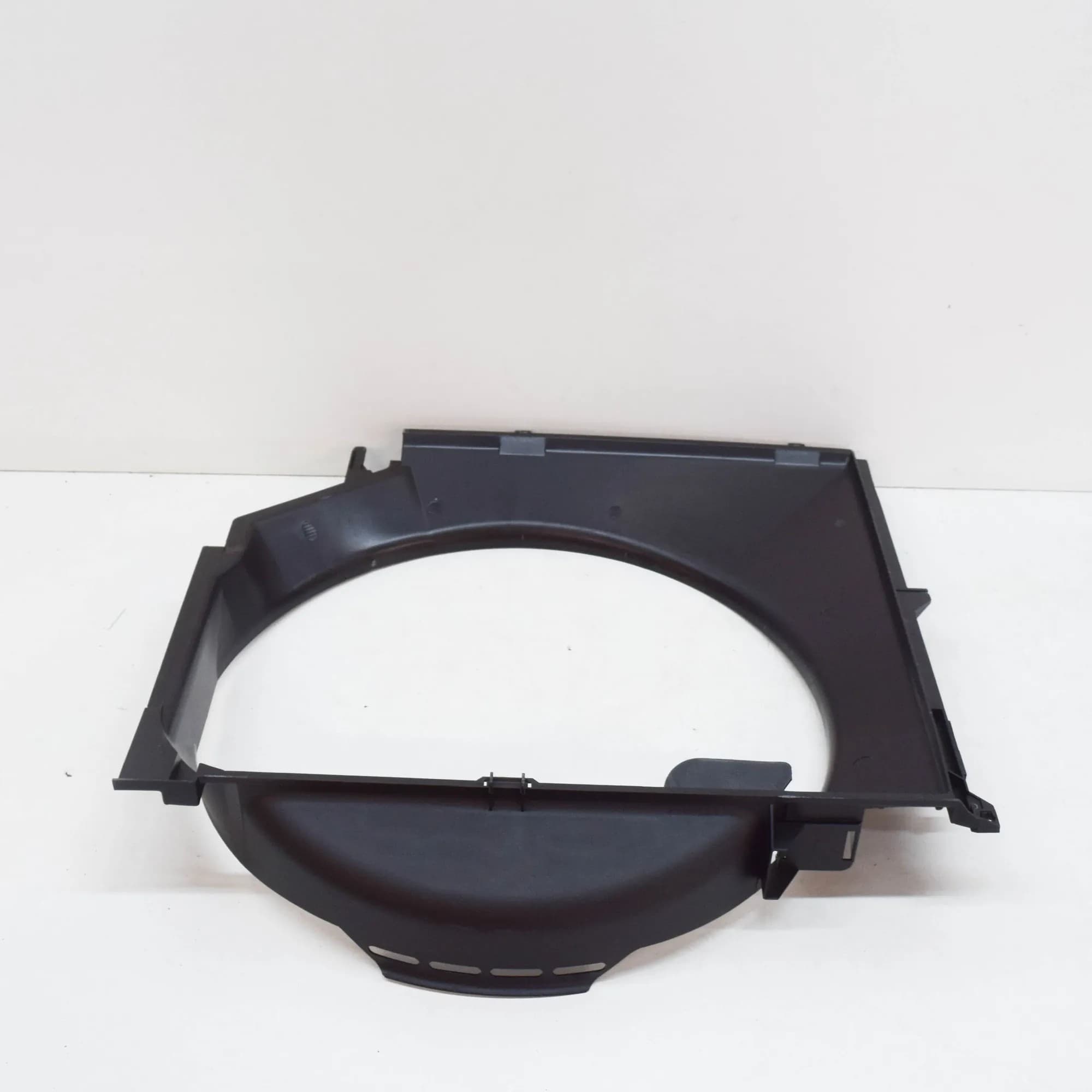 BMW 3 E46 Engine Cooling Fan Shroud 17111436259 2.2 Petrol nuevo 7
