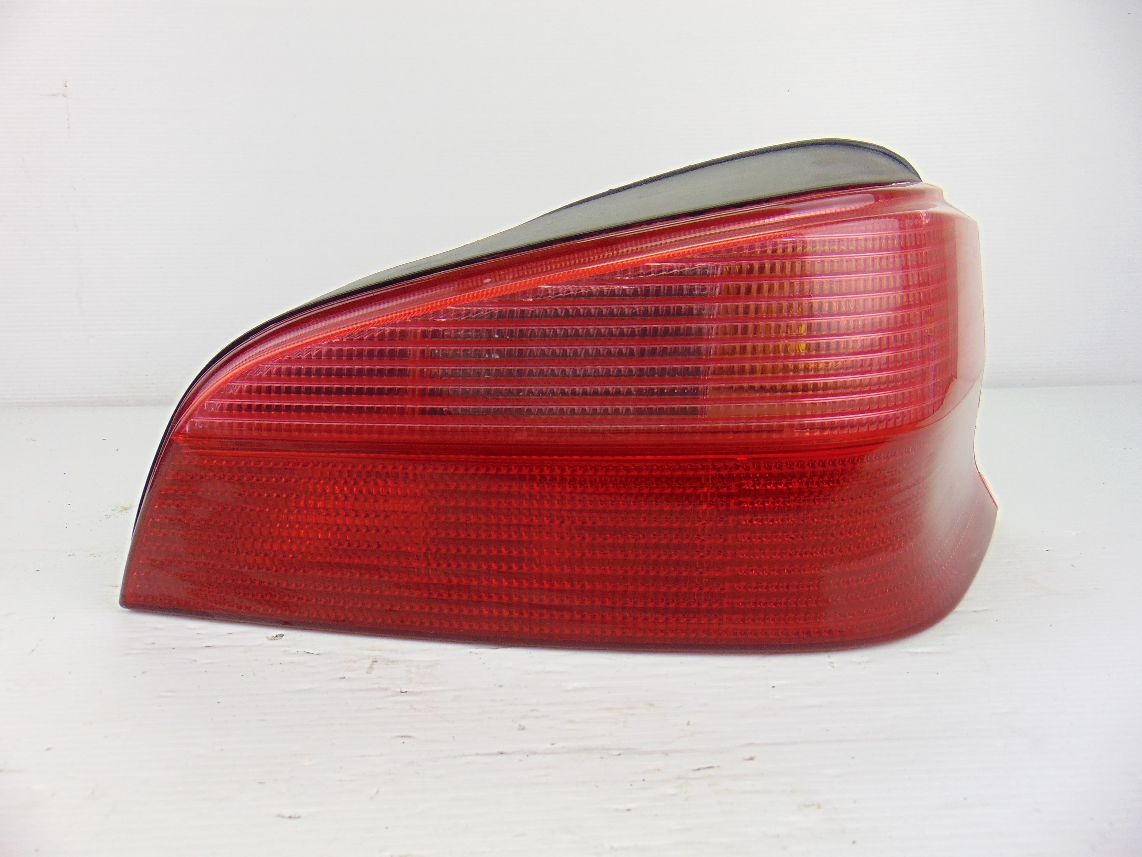 Piloto trasero derecho, Peugeot 106 (S2) Xn D 1996 usado