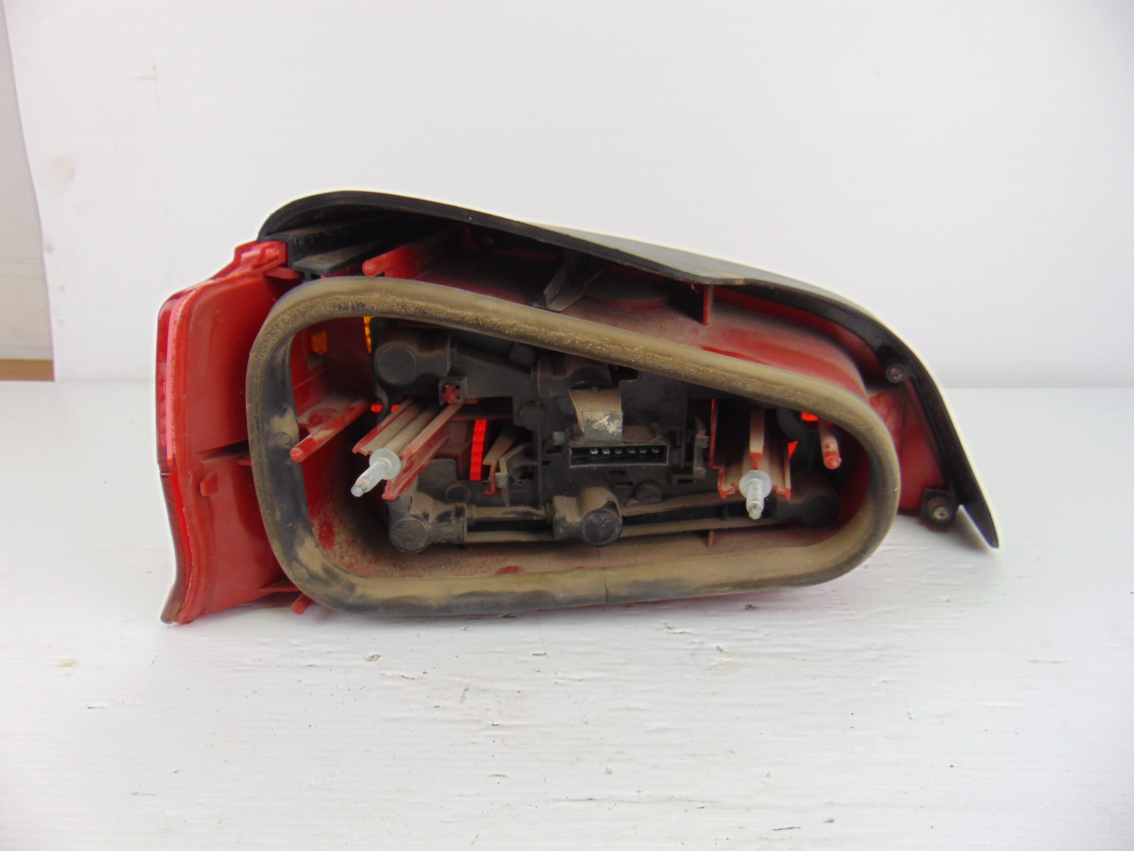 Piloto trasero derecho, Peugeot 106 (S2) Xn D 1996 usado 3
