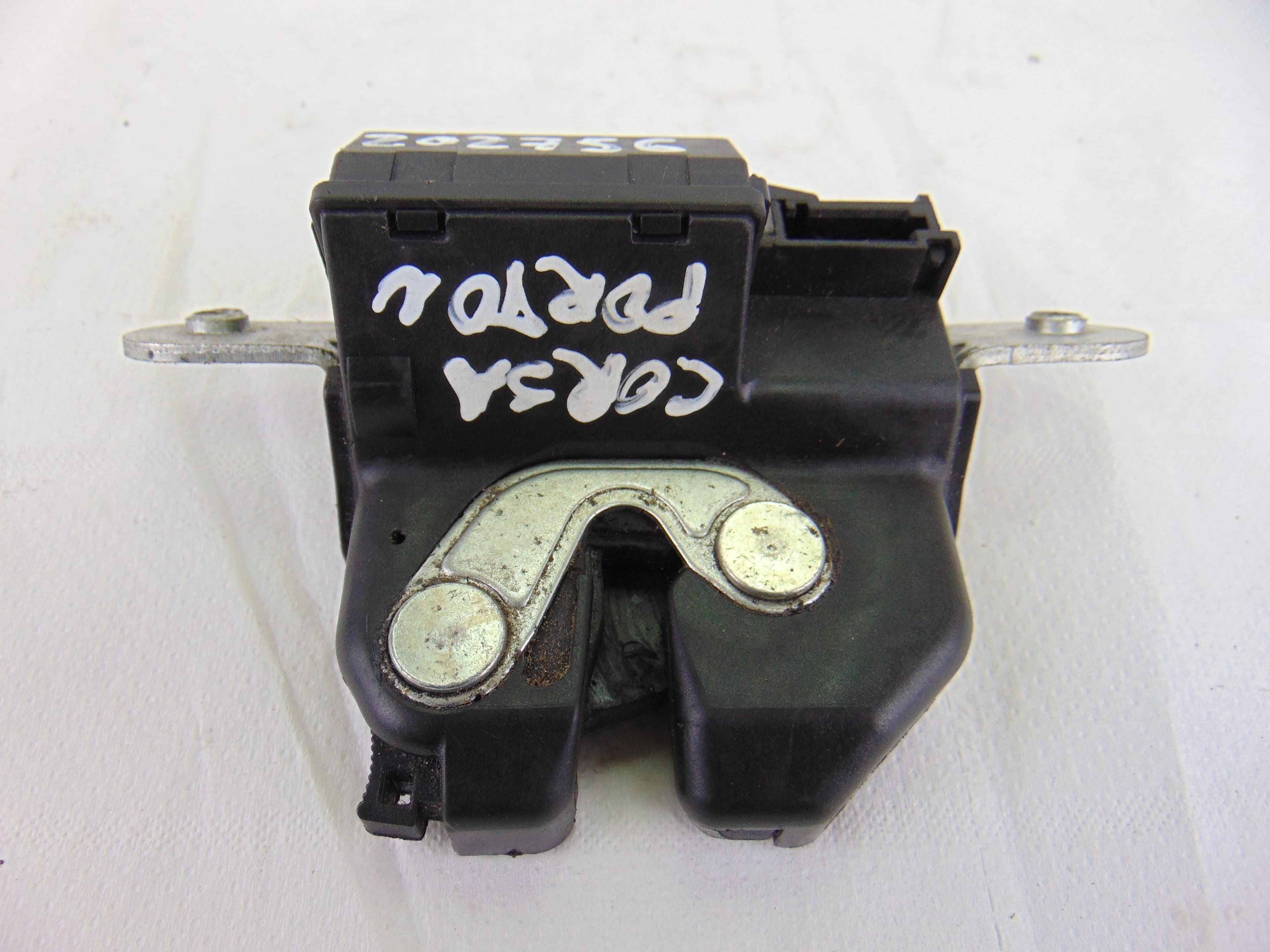 Cerradura maletero / porton, Opel Corsa D Cosmo 2009 usado