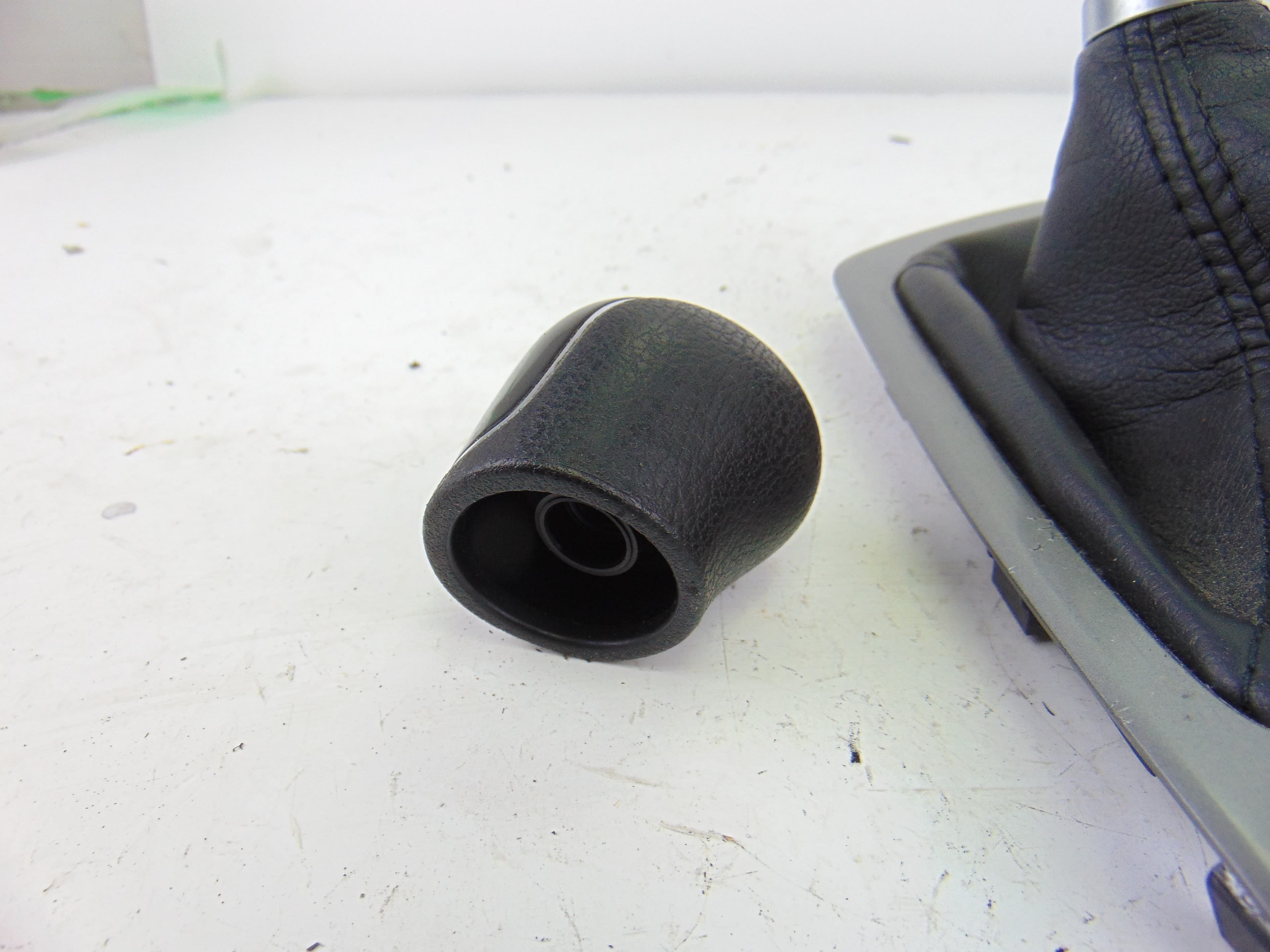 Pomo palanca cambio, Ford Focus Berlina (CB8) Trend 2011 usado 3