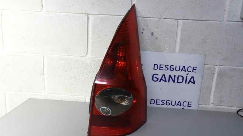 Piloto trasero derecho usado