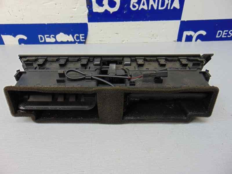 Rejilla aireadora, 8T1820951C usado 2