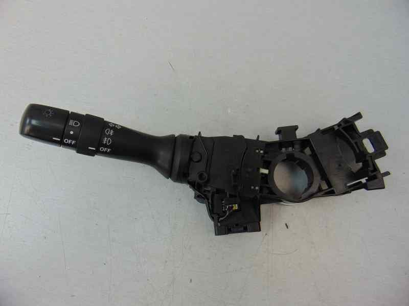 Mando luces, Toyota Auris (E15) Sol 2008 usado