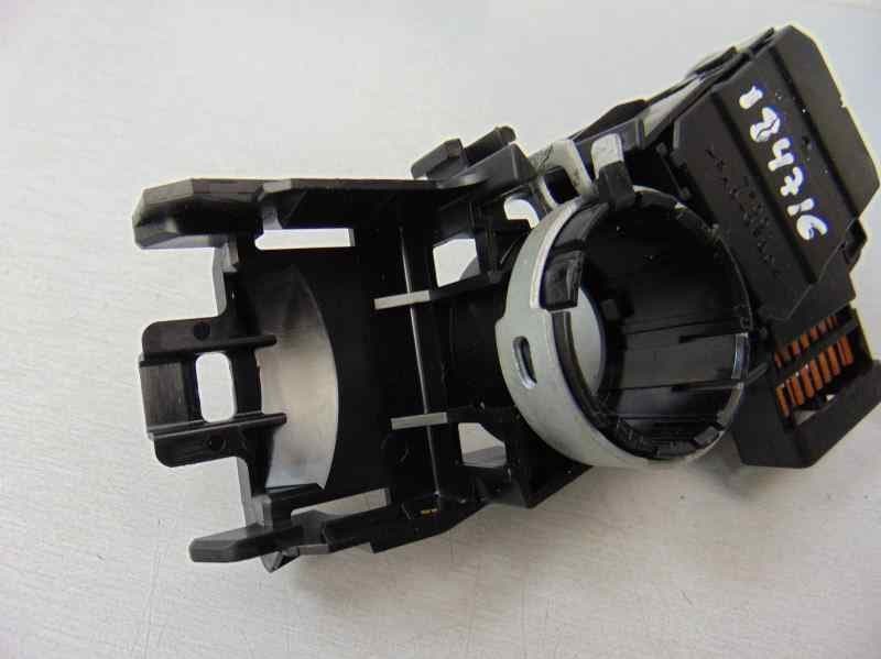 Mando luces, Toyota Auris (E15) Sol 2008 usado 2
