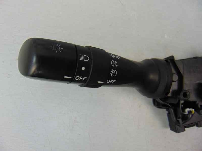 Mando luces, Toyota Auris (E15) Sol 2008 usado 4