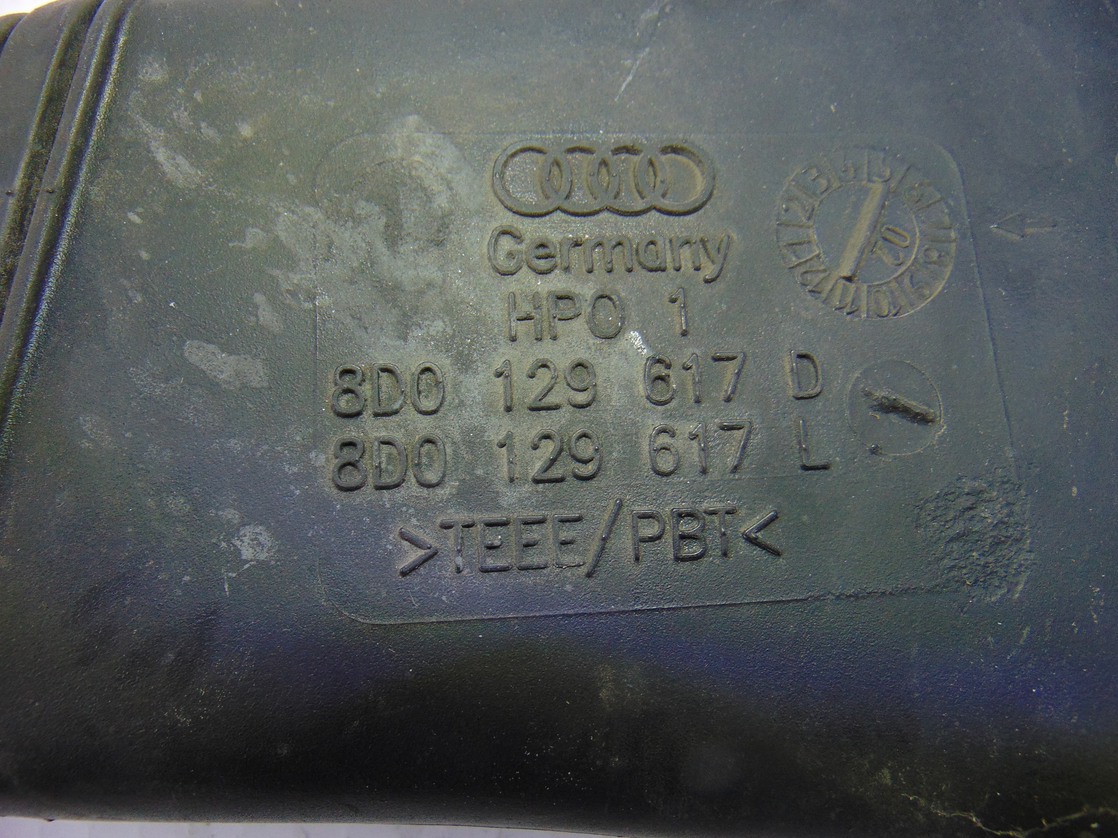 Tubo, Audi A6 Avant (4B5) 3.0 2002, 8D0129617 usado 2