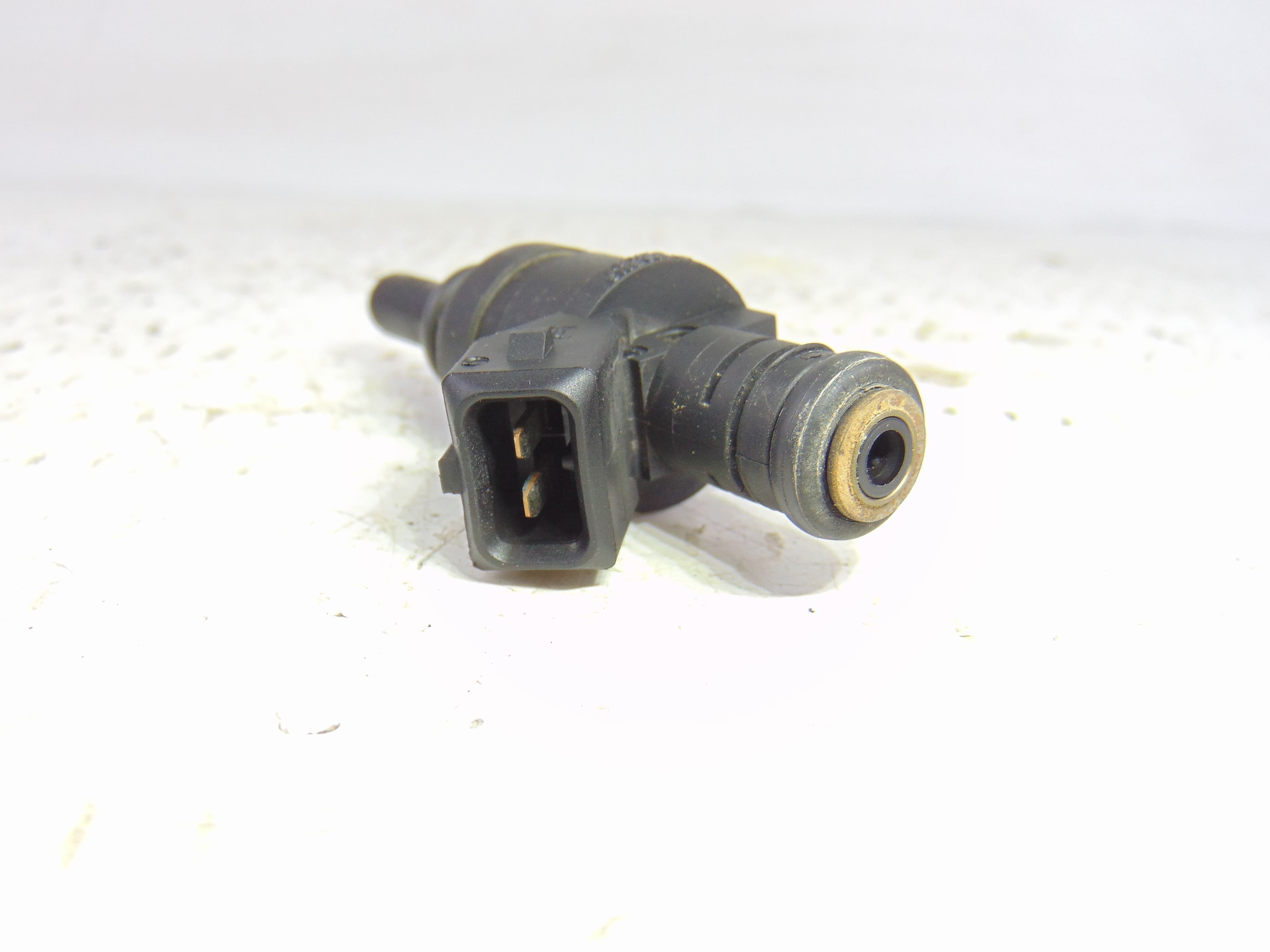 Inyector, BMW Serie 5 Berlina (E39) 525i 2001, 1427240 usado 4