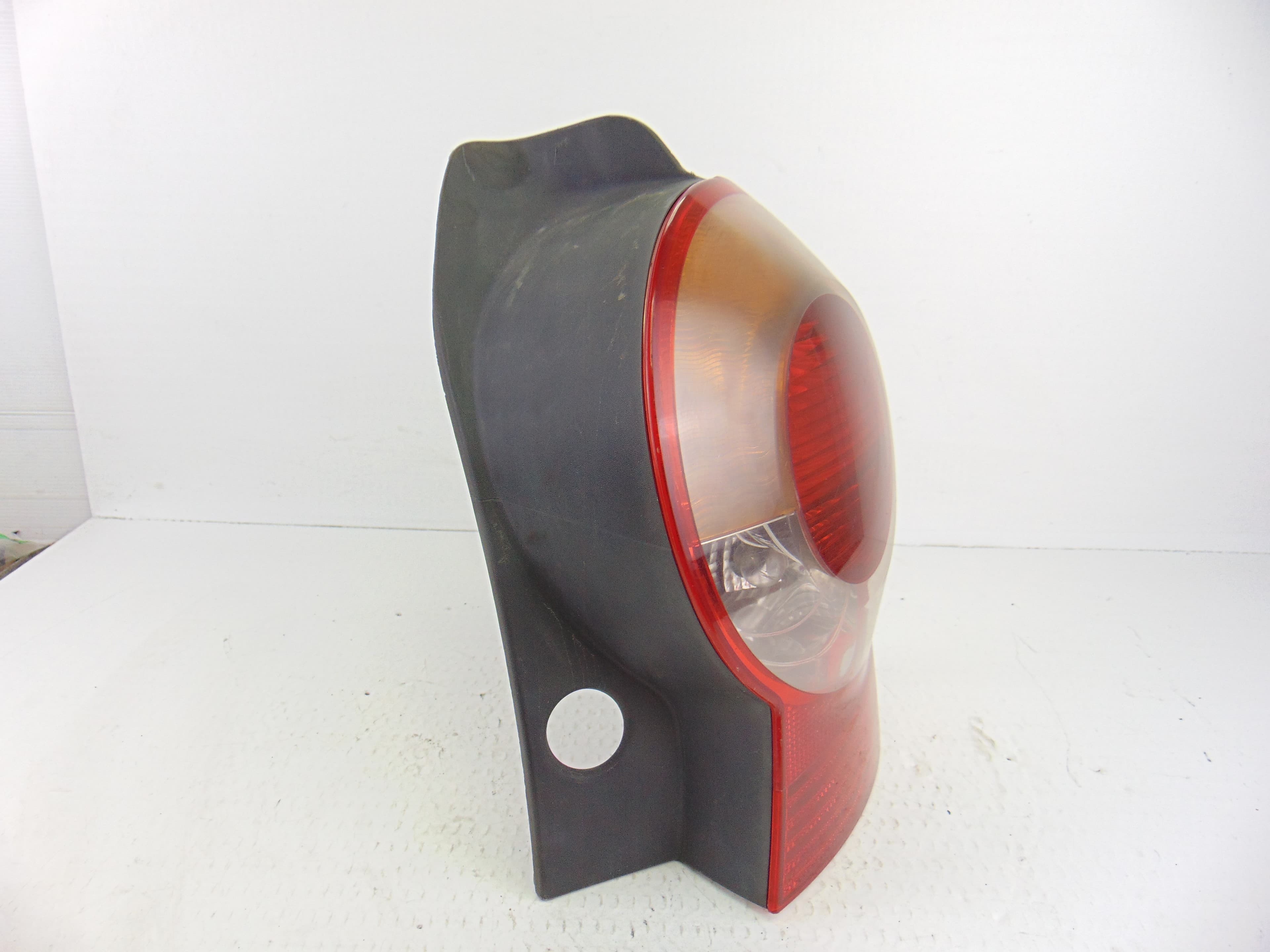 Piloto trasero derecho, Renault Modus I Pack Authentique 2005 usado 3