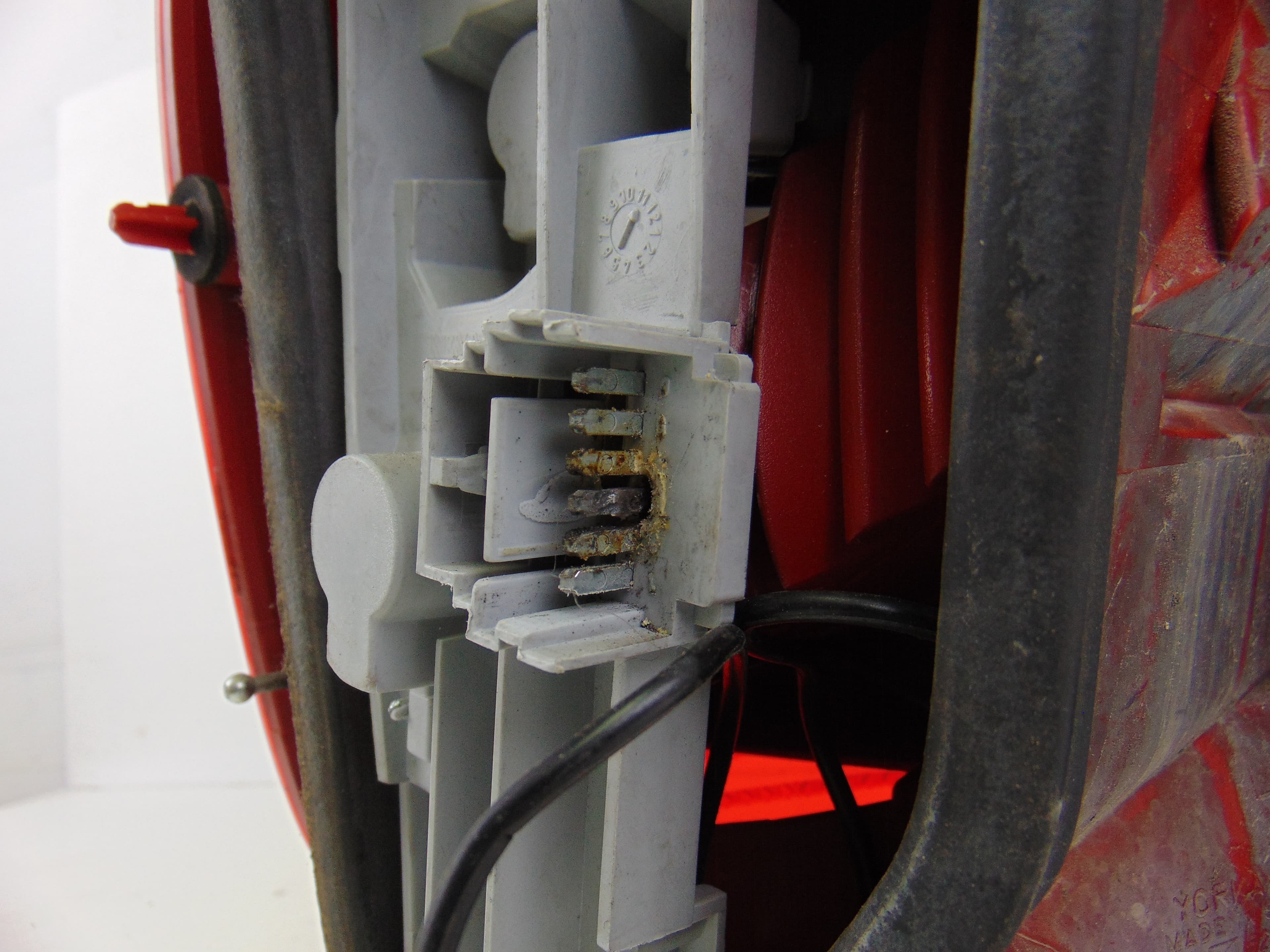 Piloto trasero derecho, Renault Modus I Pack Authentique 2005 usado 4