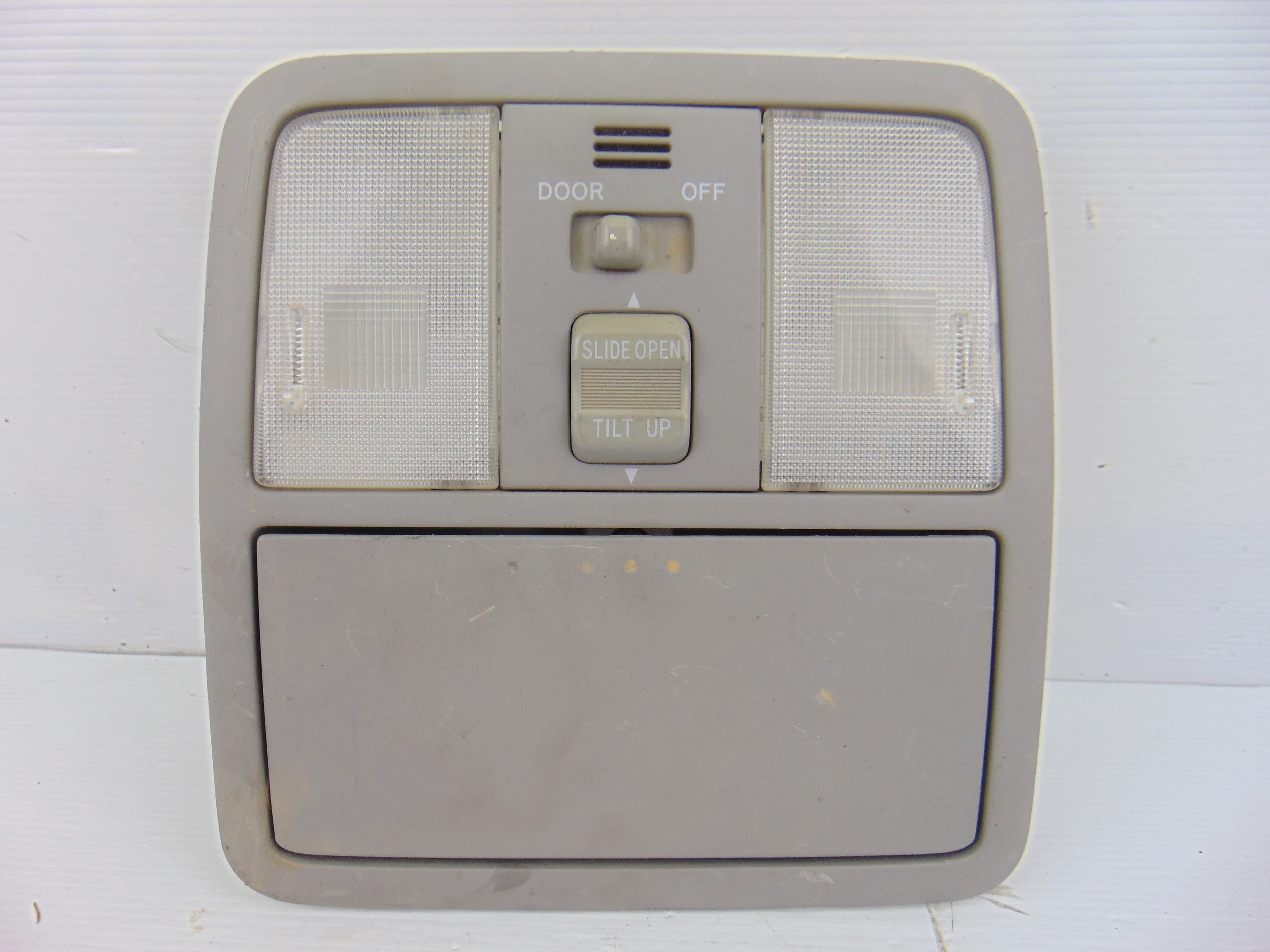Luz interior, Toyota RAV4 (A3) Executive 2006, 63401-42010 usado