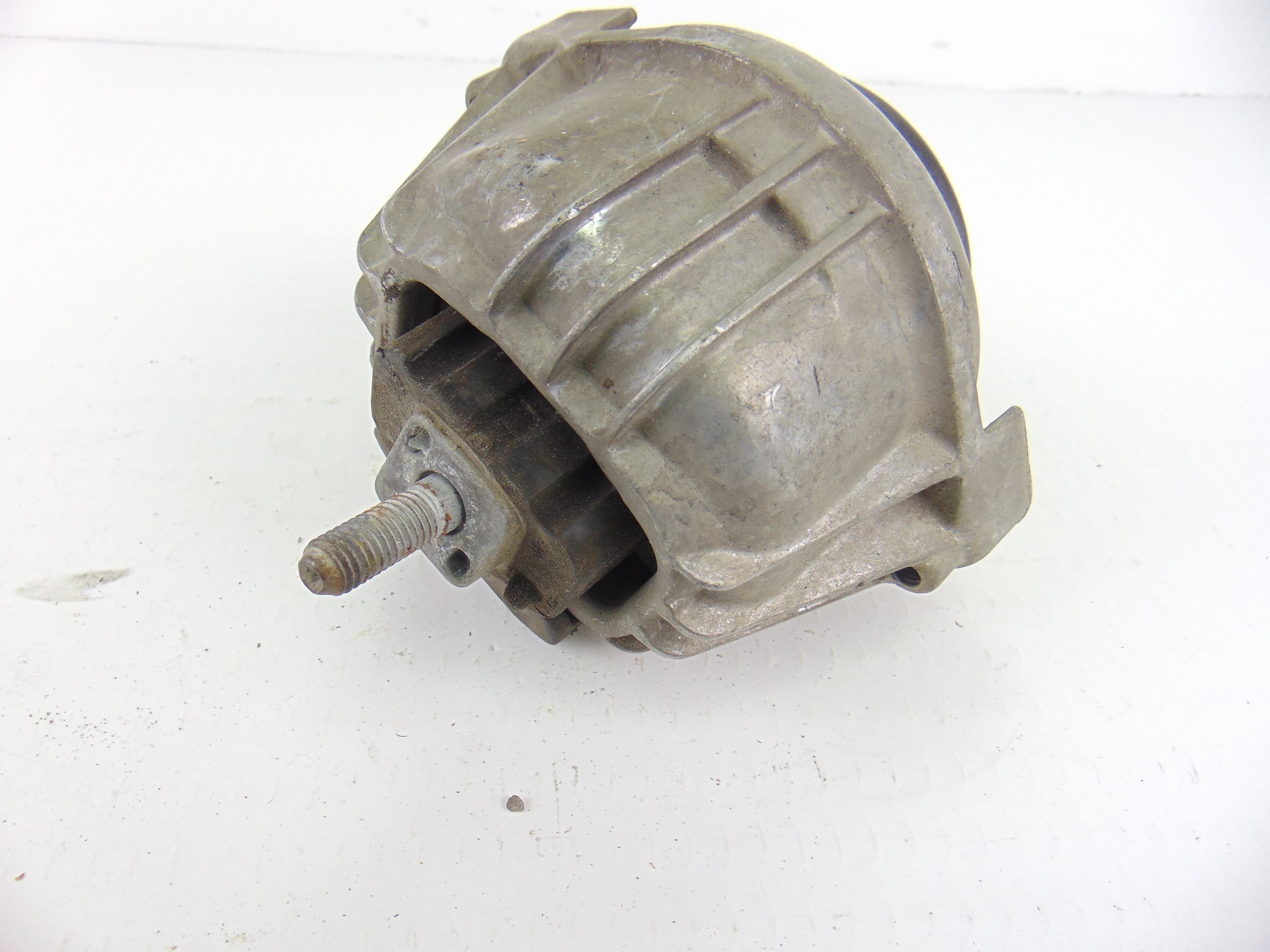 Soporte motor, 139811 usado 3