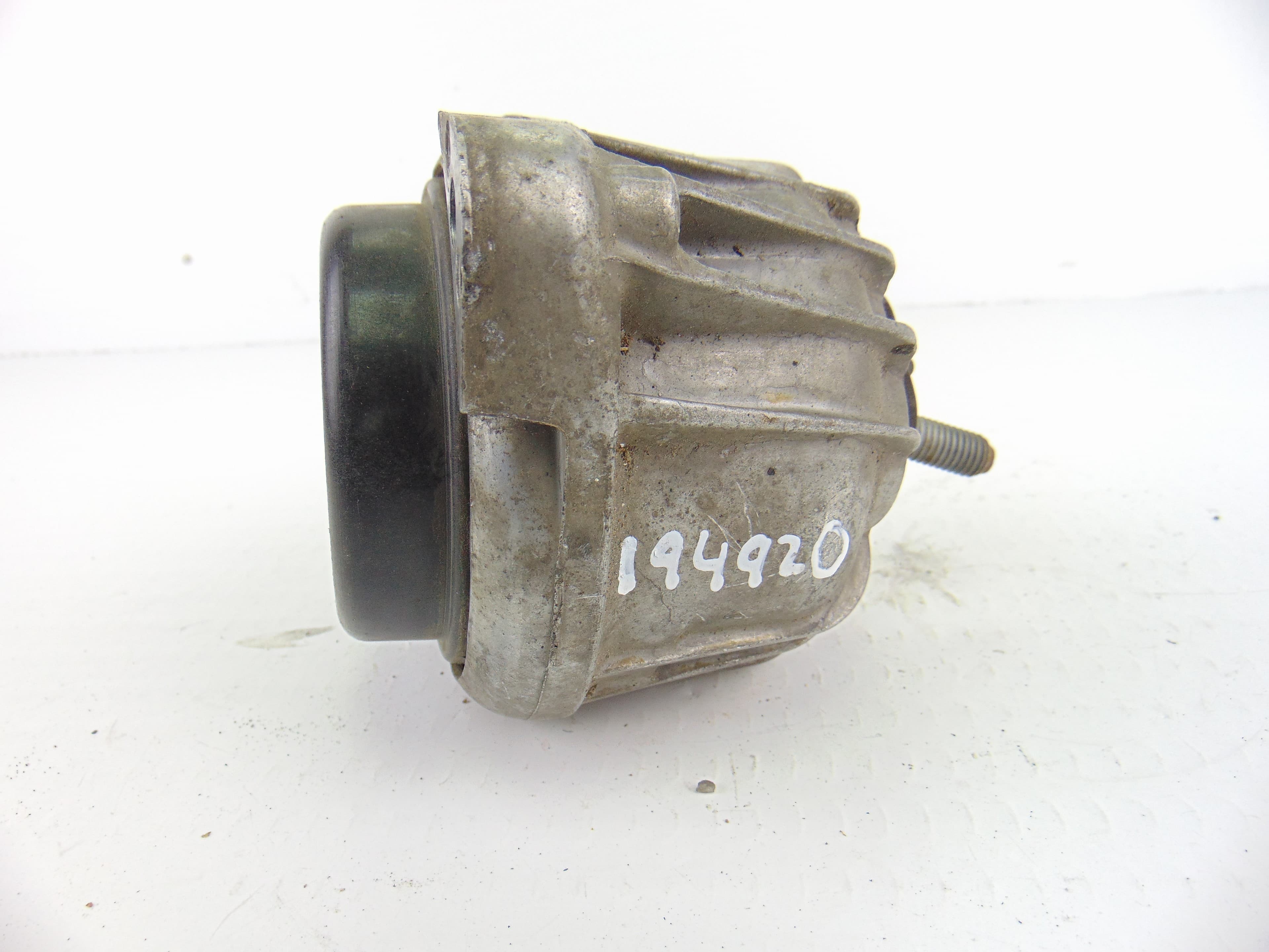 Soporte motor, 139811 usado 4