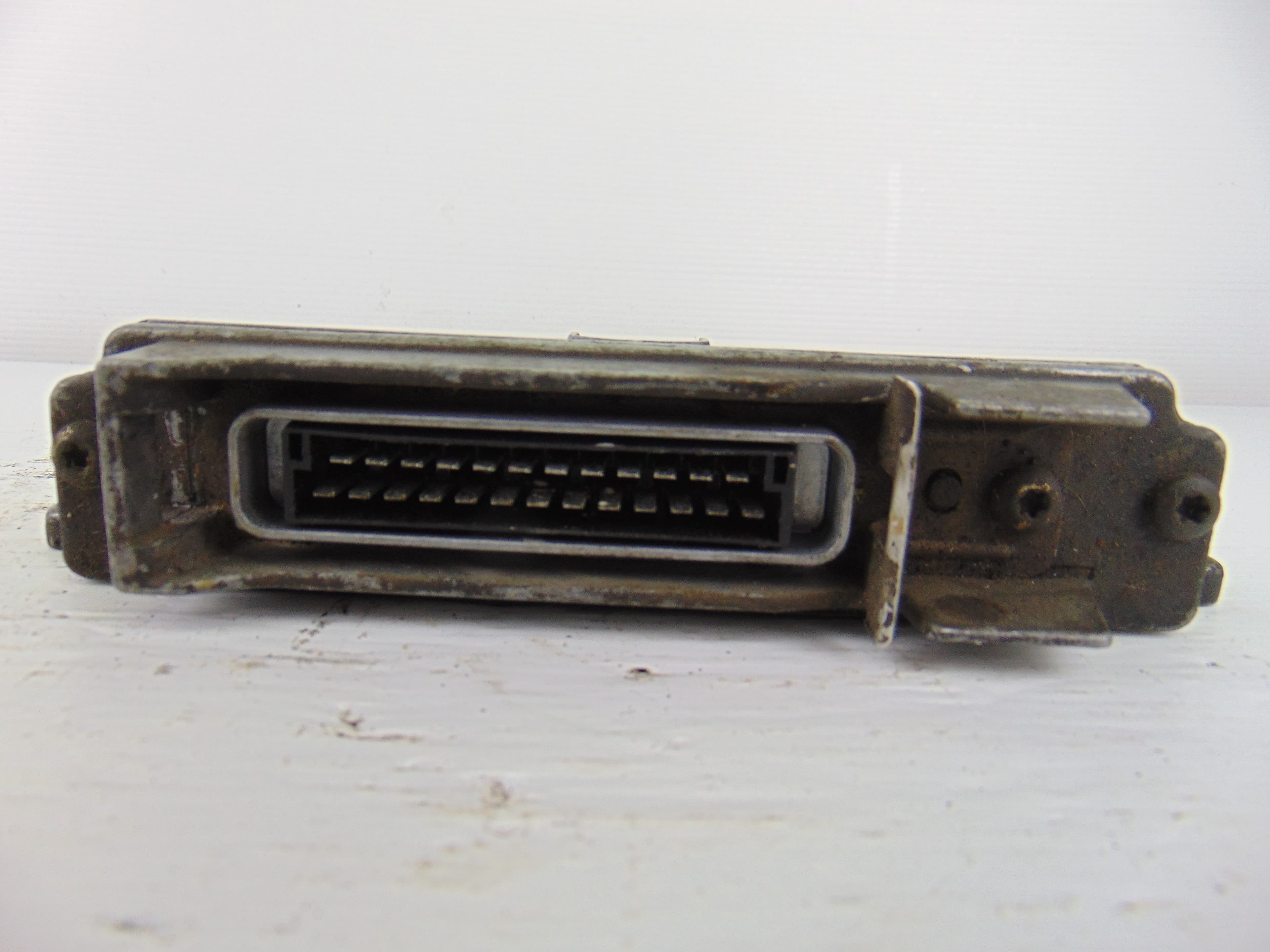 Centralita motor uce, 7700104956 usado 3