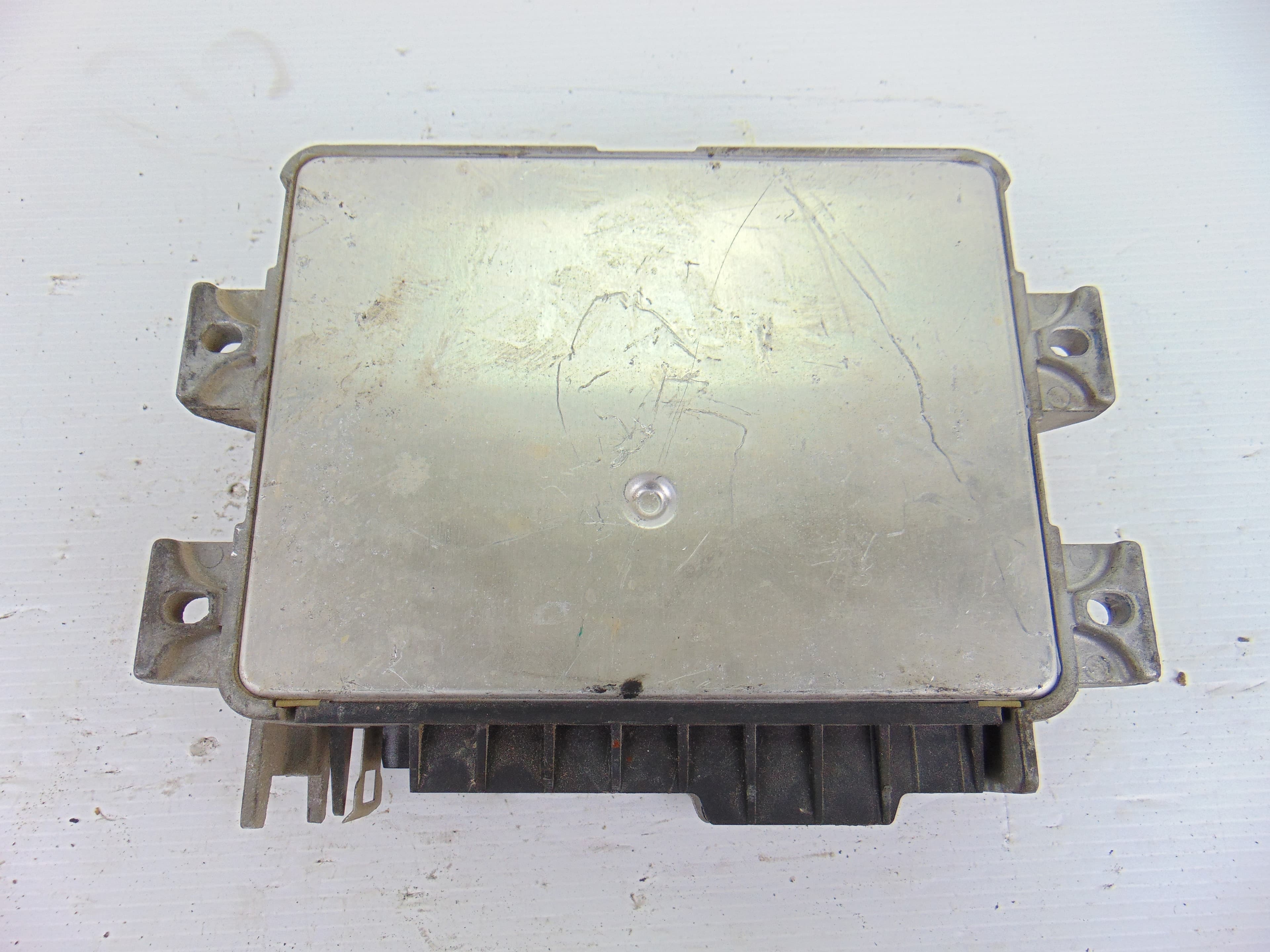 Centralita motor uce, 7700860324 usado 2
