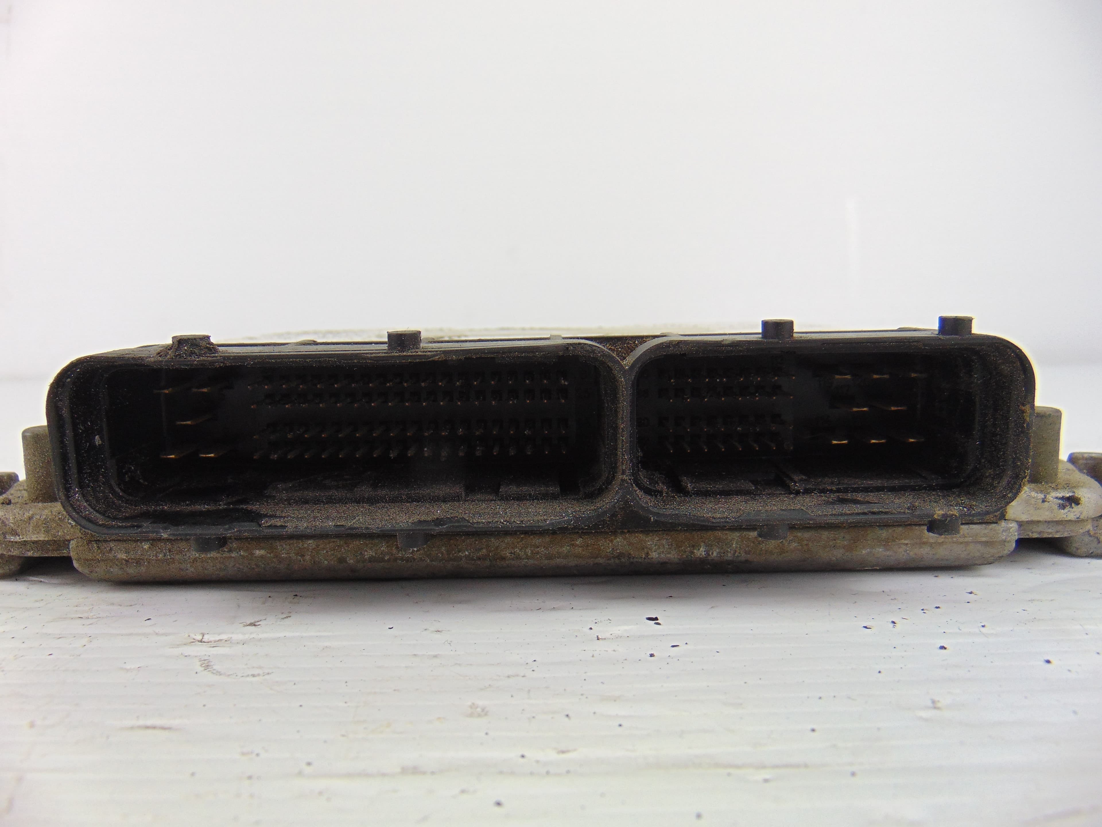 Centralita motor uce, 8200049306 usado 3