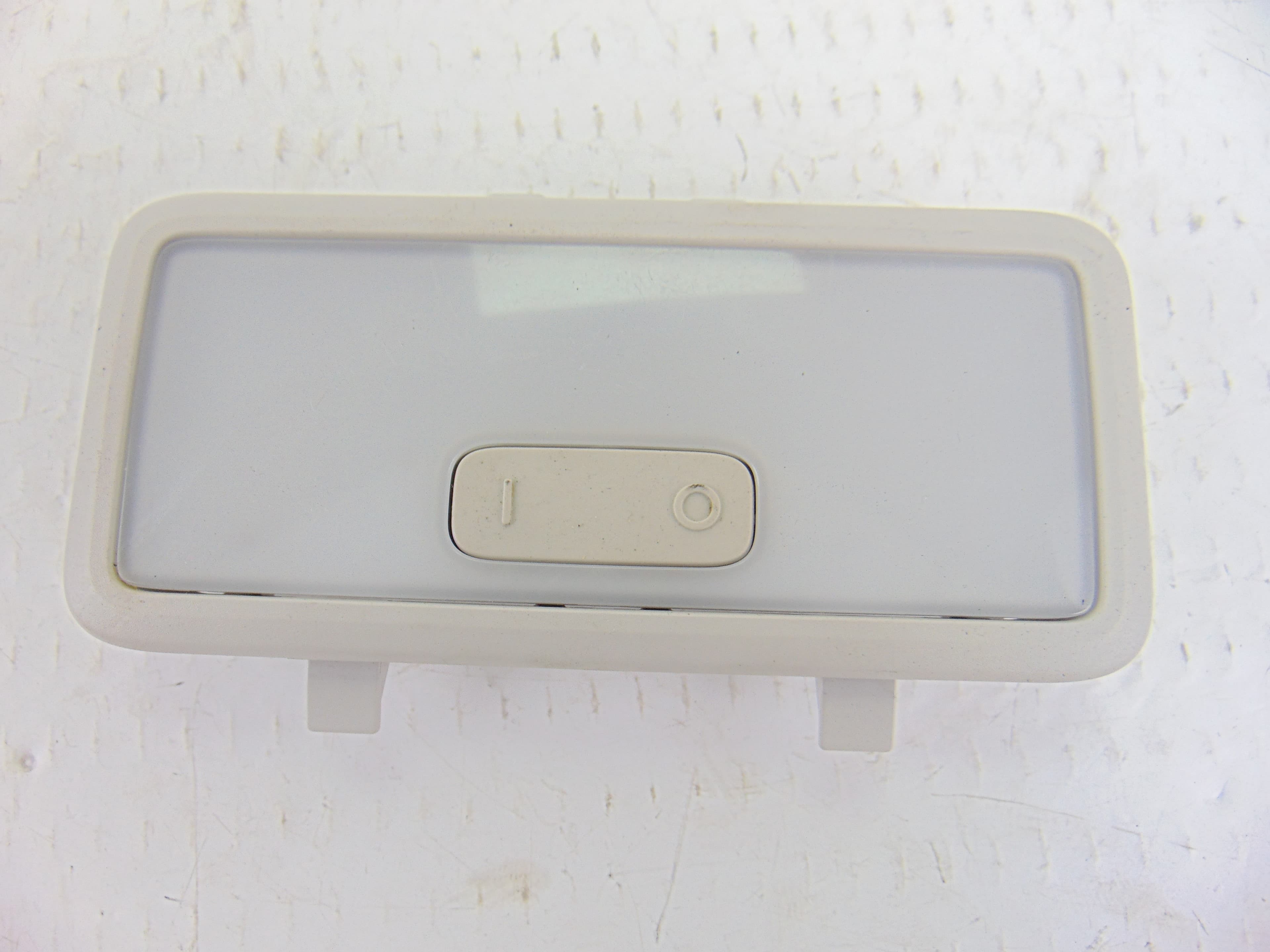 Luz interior, Ford Fiesta (CE1) Trend 2018, H1BB-13776-EE usado